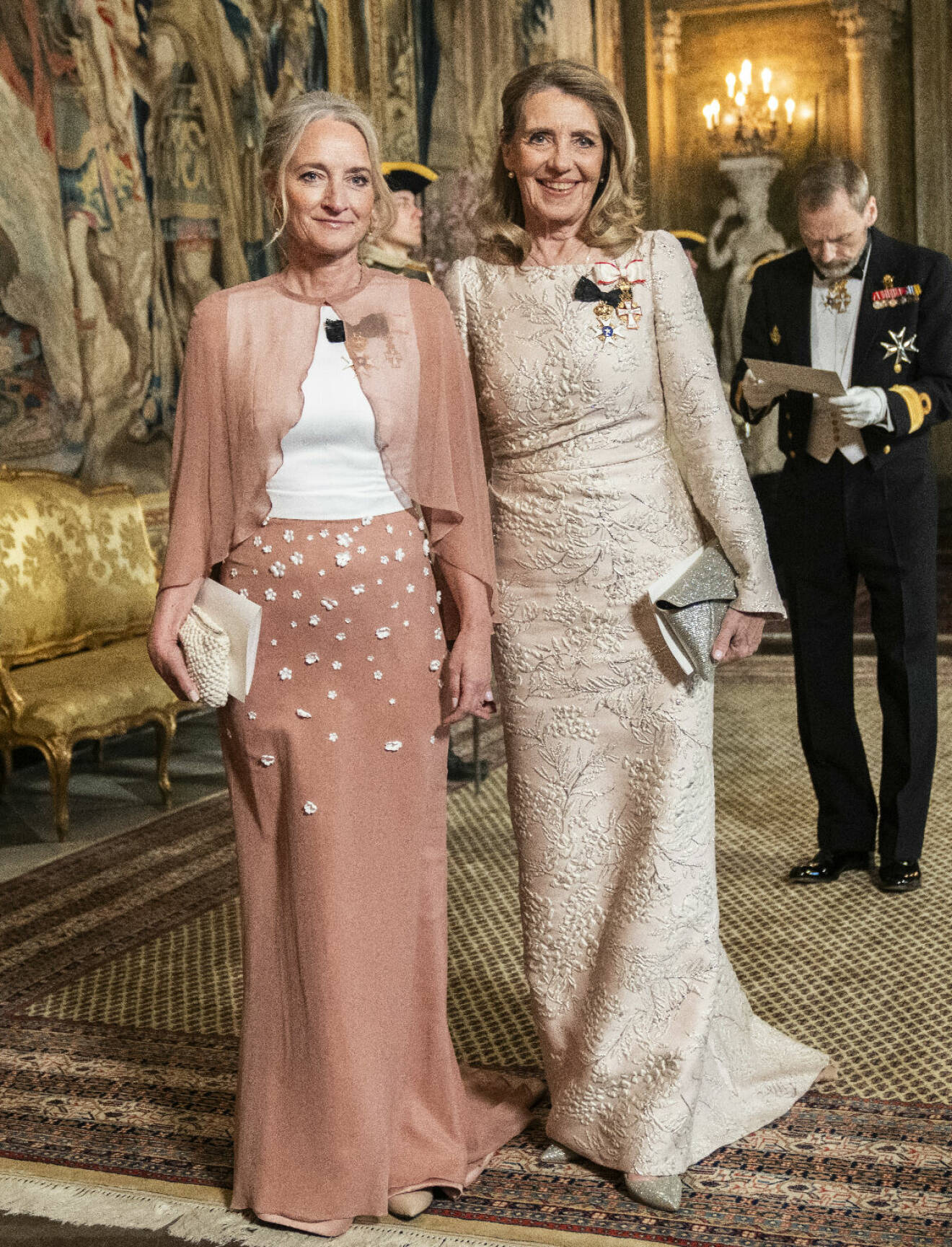 Drottning Marys privatsekreterare Henriette Ellermann-Kingombe med danska hovets kommunikationschef Lene Balleby