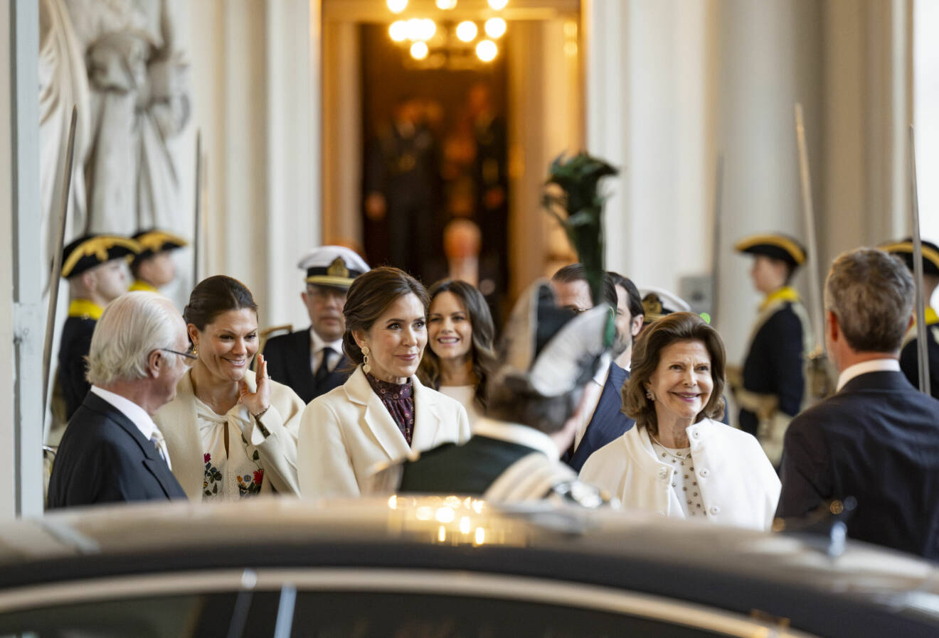 Statsbesök från Danmark: Kungafamiljen med kung Frederik och drottning Mary efter avskedsceremonin