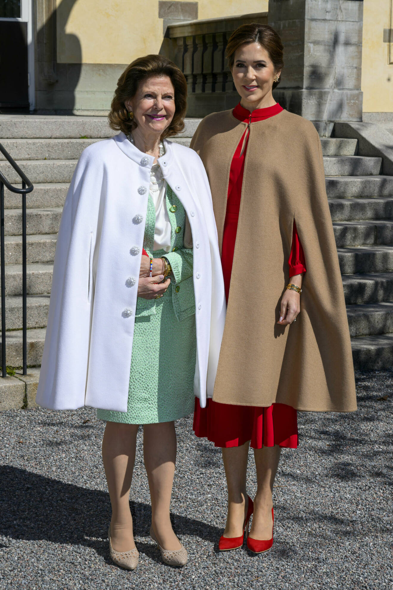 Drottning Silvia och drottning Mary i cape