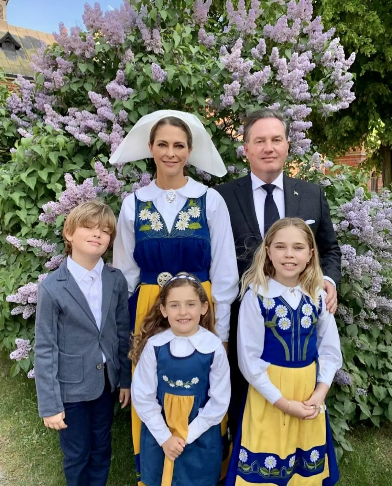 Prinsessan Madeleine och Chris O’Neill med sina barn prinsessan Madeleine, prins Nicolas och prinsessan Adrienne år 2023