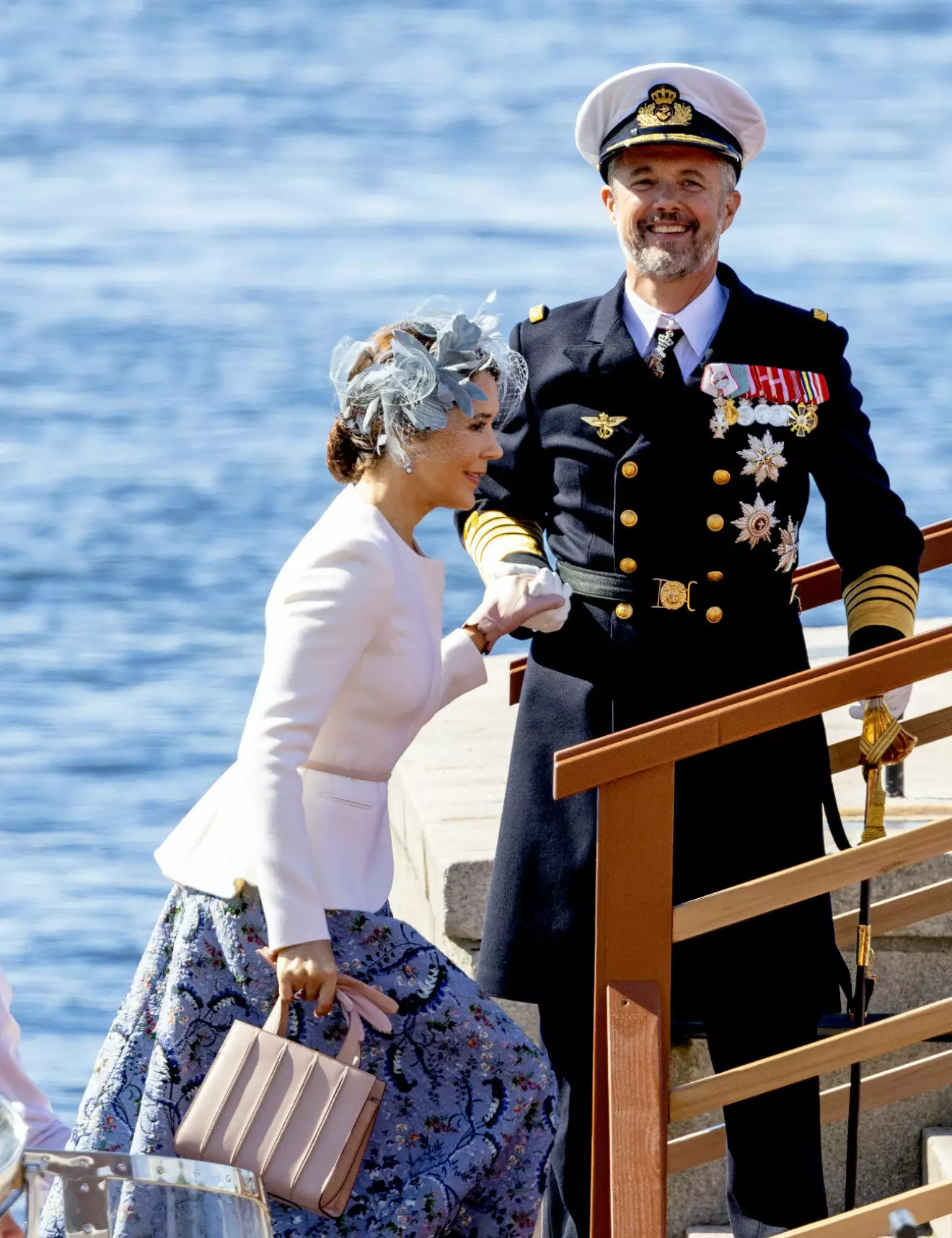 Statsbesök 2024 – drottning Mary och kung Frederik går i land i Oslo