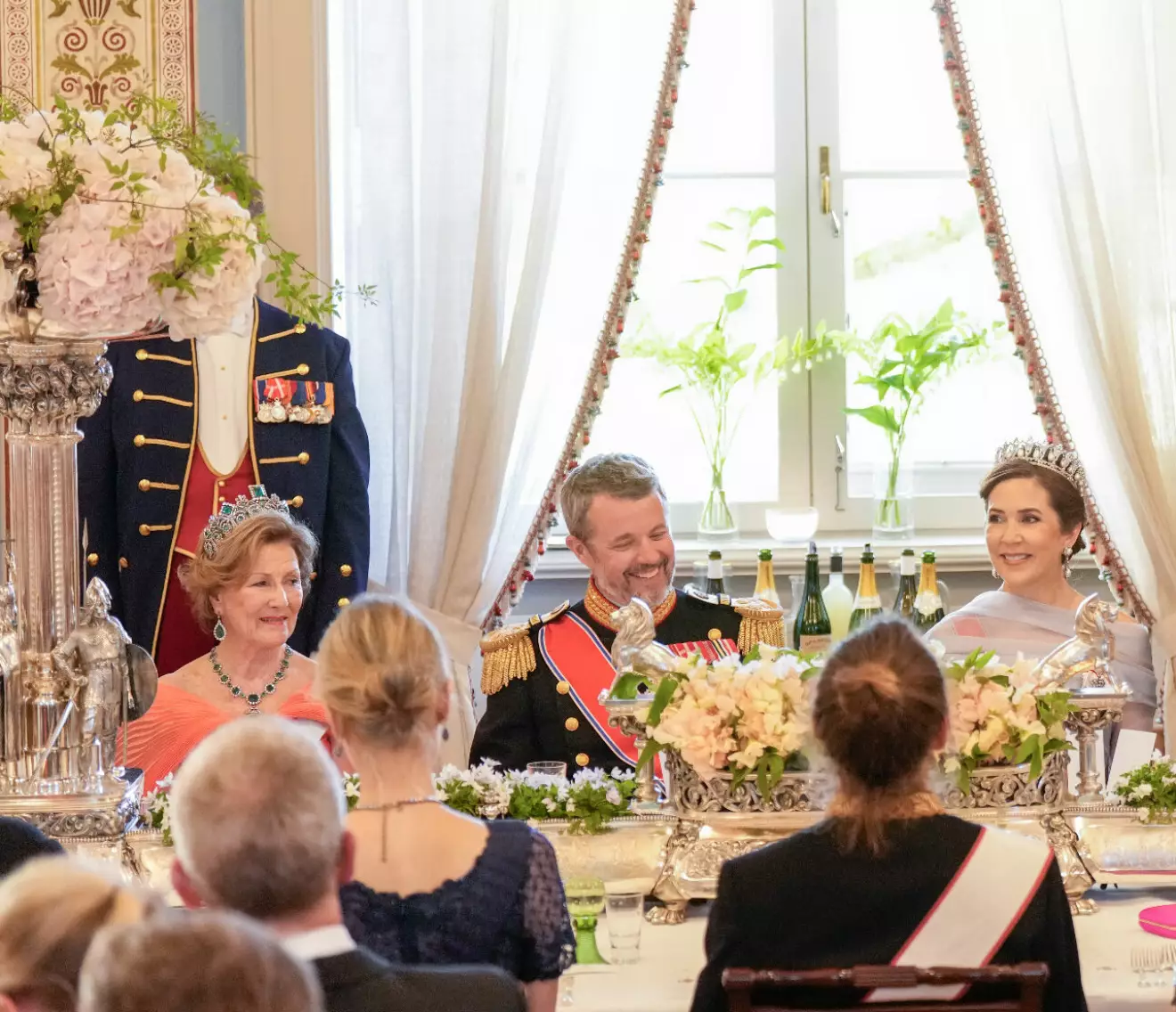 Danska statsbesöket i Norge – drottning Sonja, kung Frederik och drottning Mary under galamiddagen