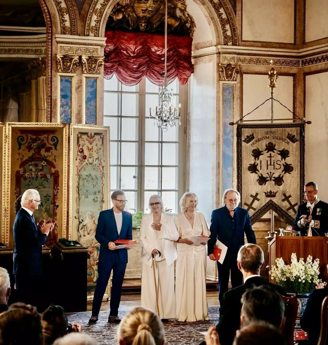 Abba vid ordensceremonin 2024 i Vita havet på Stockholms slott