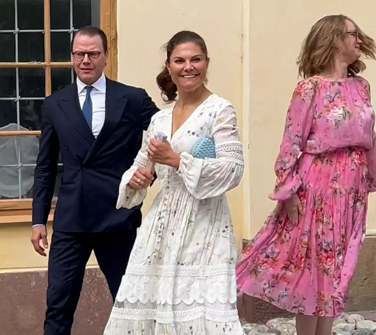 Kronprinsessan Victoria och prins Daniel på Drottningholms slottsteaters försommarlunch