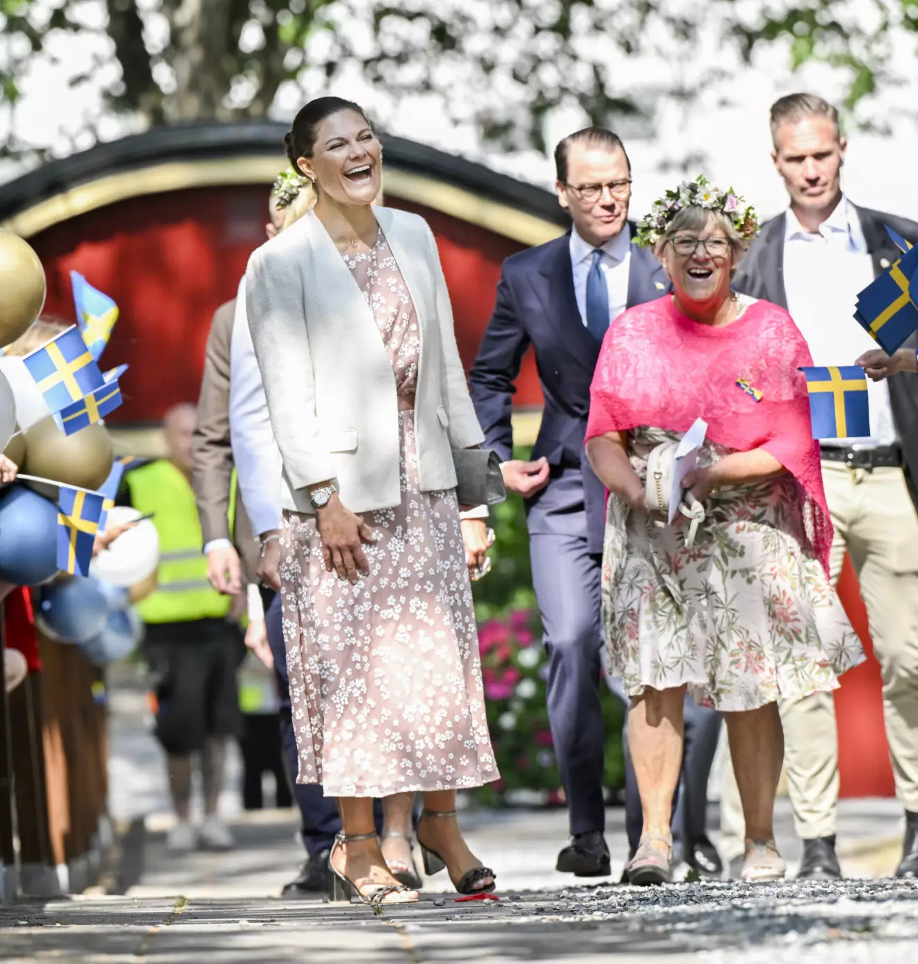 Nationaldagen 2024 – kronprinsessan Victoria och prins Daniel vid firandet i Nykvarn