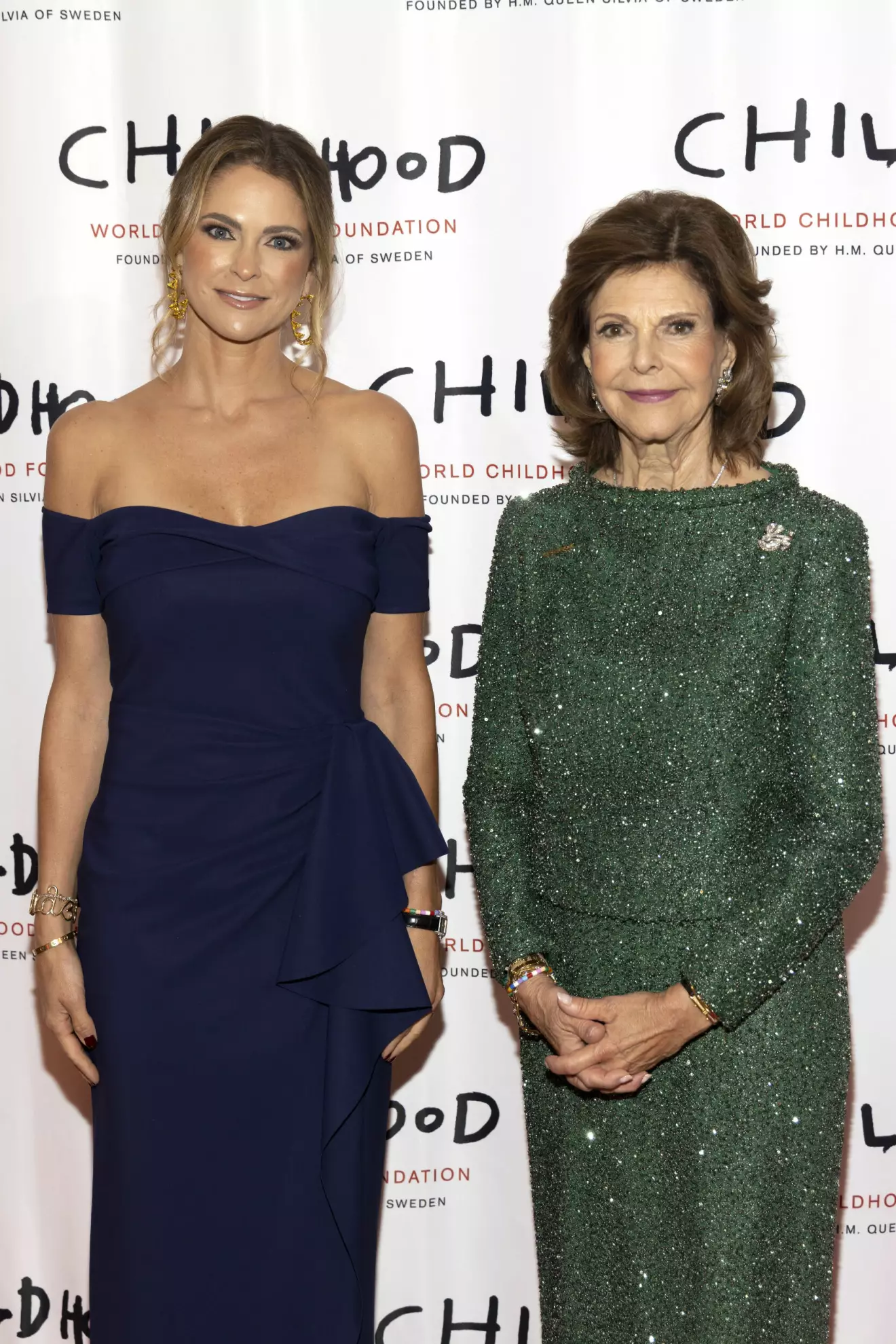 Prinsessan Madeleine och drottning Silvia anländer till World Childhood Foundation galamiddag i New York