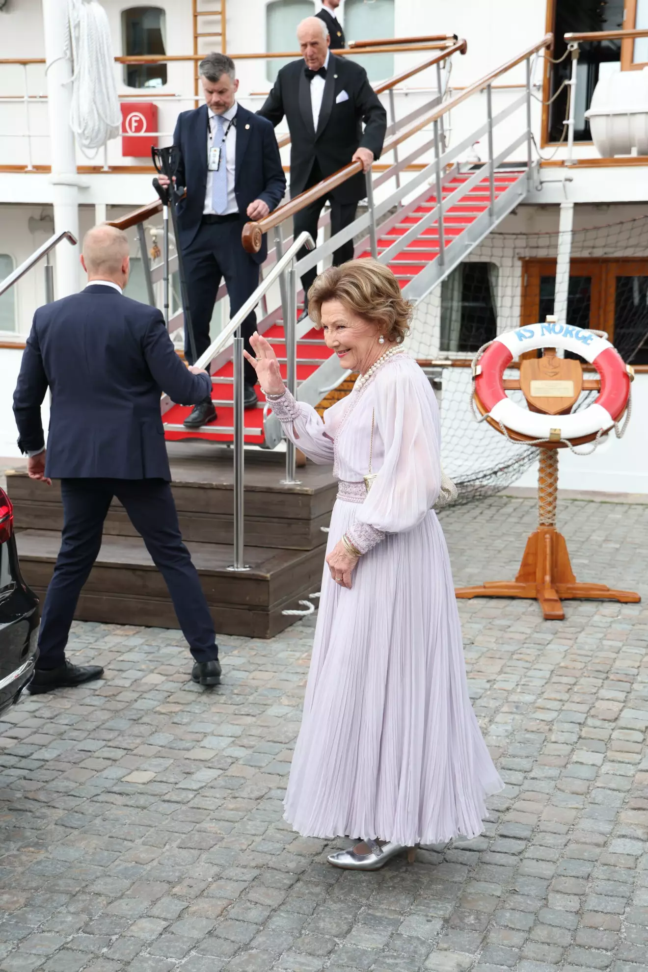 Drottning Sonja på drottning Silvias privata 80-årsfest