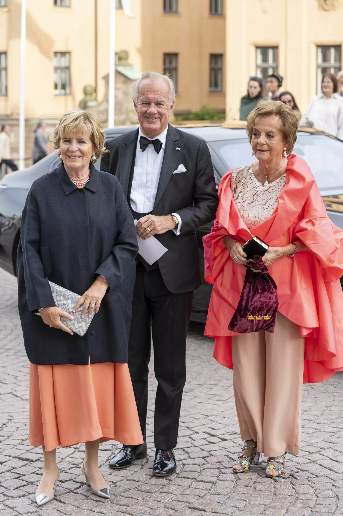 Stefan Persson på drottning Silvias privata 80-årsfest med sin fru Denise och vännen Tinni Fredell