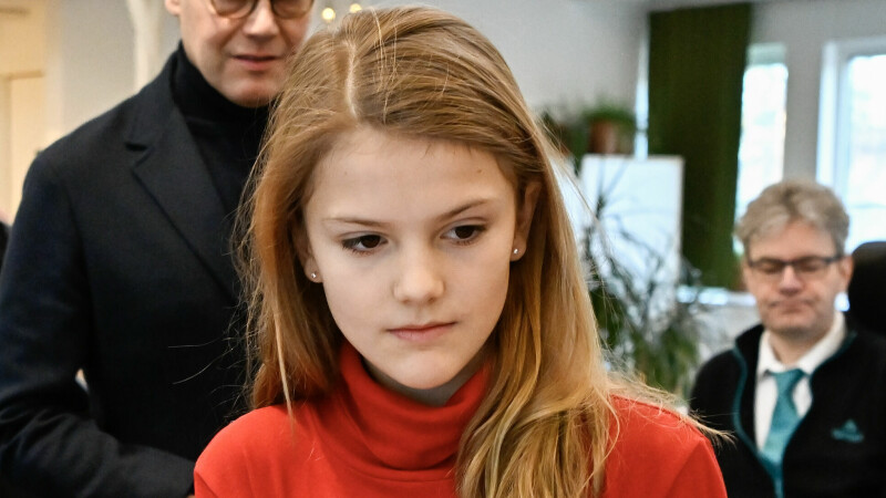 Rus porno aktrisalari anal seks sahnalariga qanday tayyorgarlik korishadi