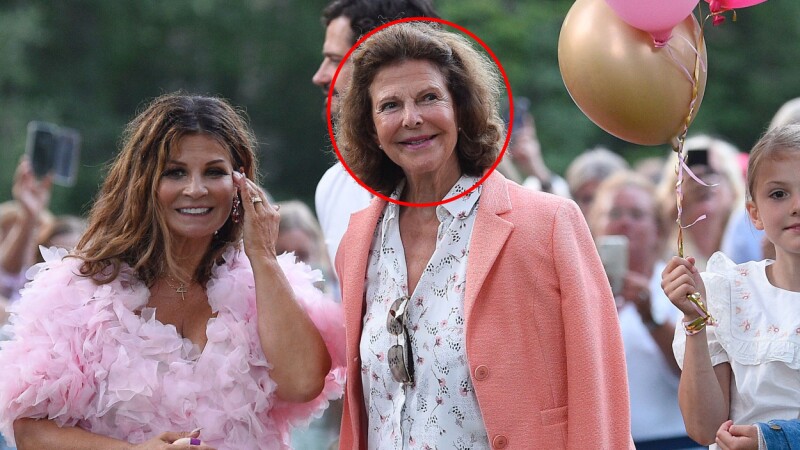 Carola Häggvist visar fötterna för drottning Silvia | Svensk Damtidning