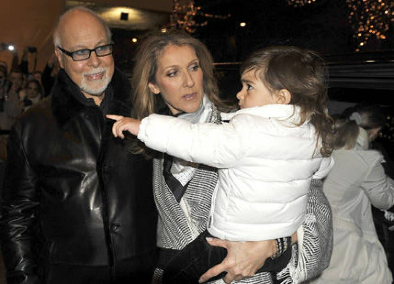 Sångerskan Celine Dion fick sonen René-Charles Angelil år 2000, hon har sedan dess också fått tvillingarna Eddy och Nelson då hon var 42.