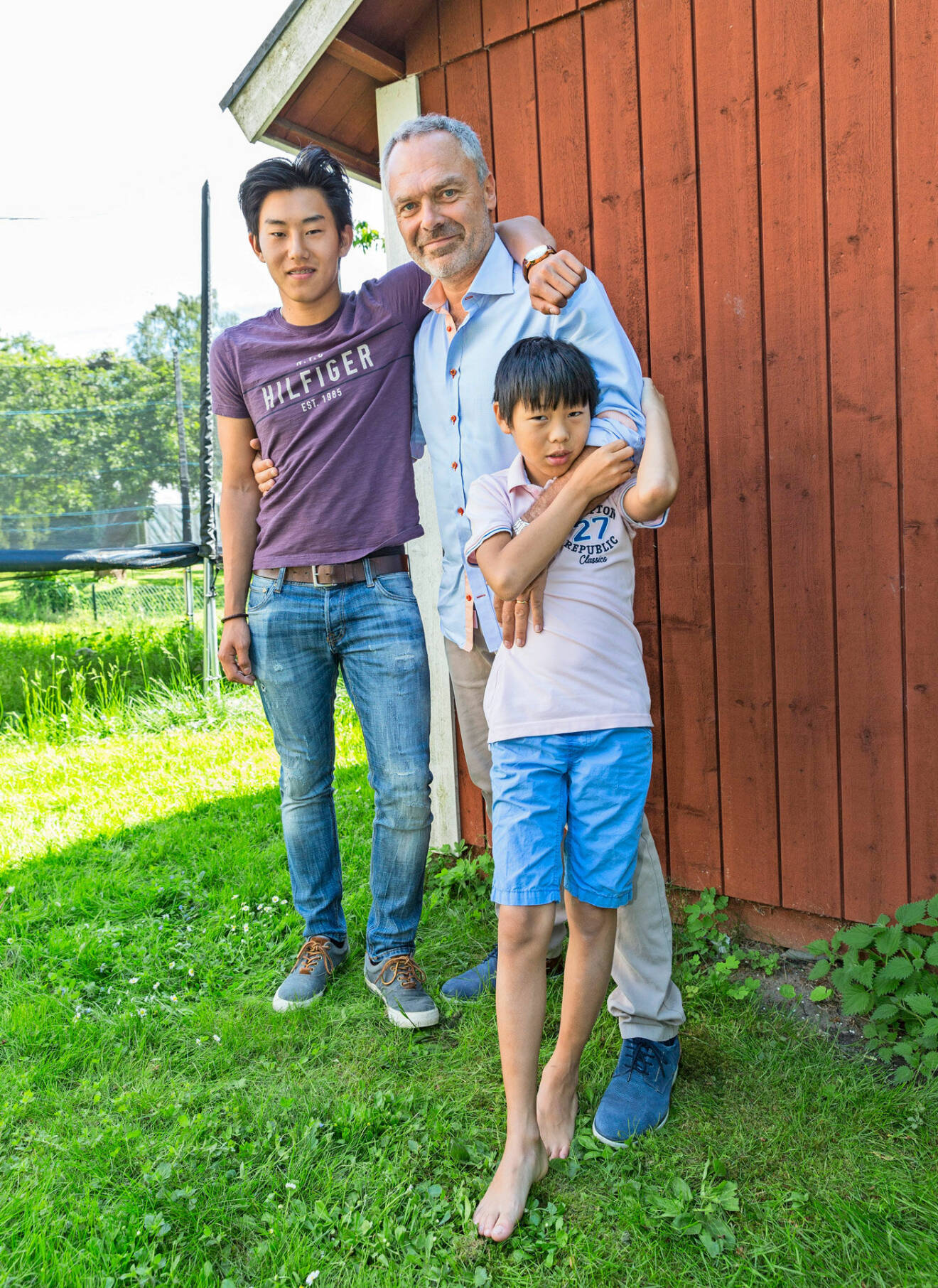 Liberalernas partiledare Jan Björklund tillsammans med sönerna Jesper och Gustaf