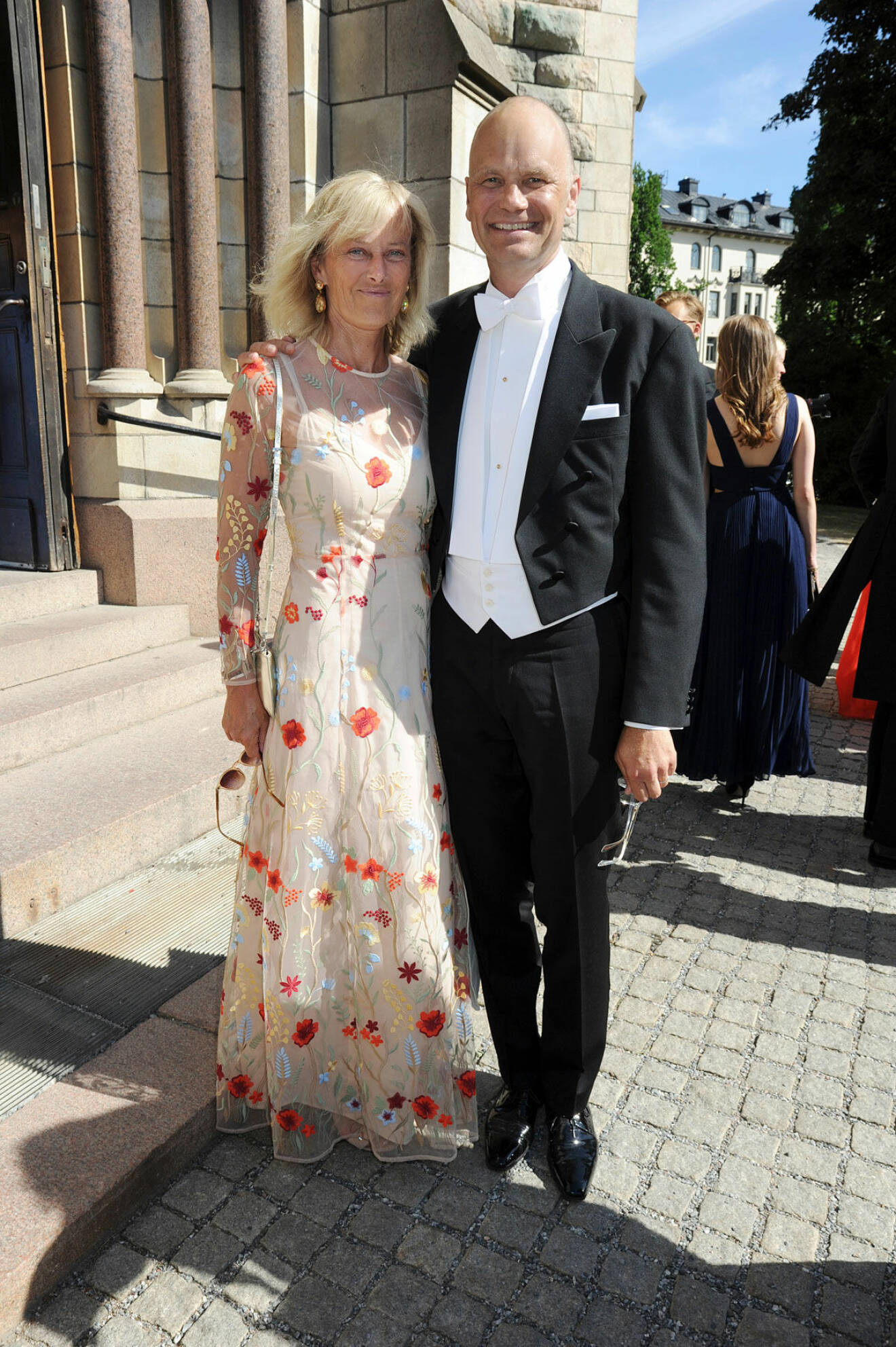 I somrig snygg klänning kom Pian Almqvist med maken Casten Almqvist.
