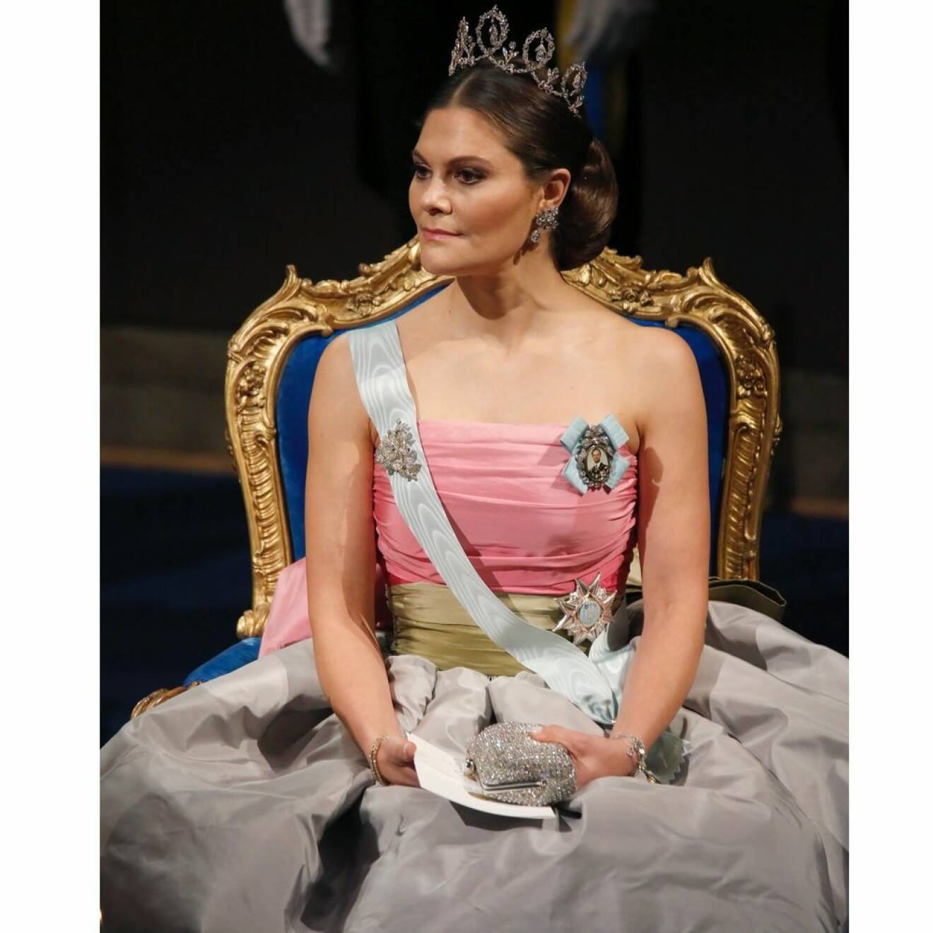 Kronprinsessan Victoria i drottning Silvias gamla Nobelklänning