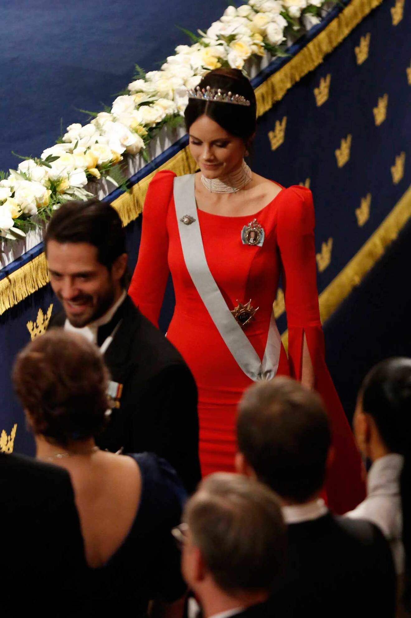 Prinsessan Sofia bär privat halsband, privata örhängen och även sitt privata diadem