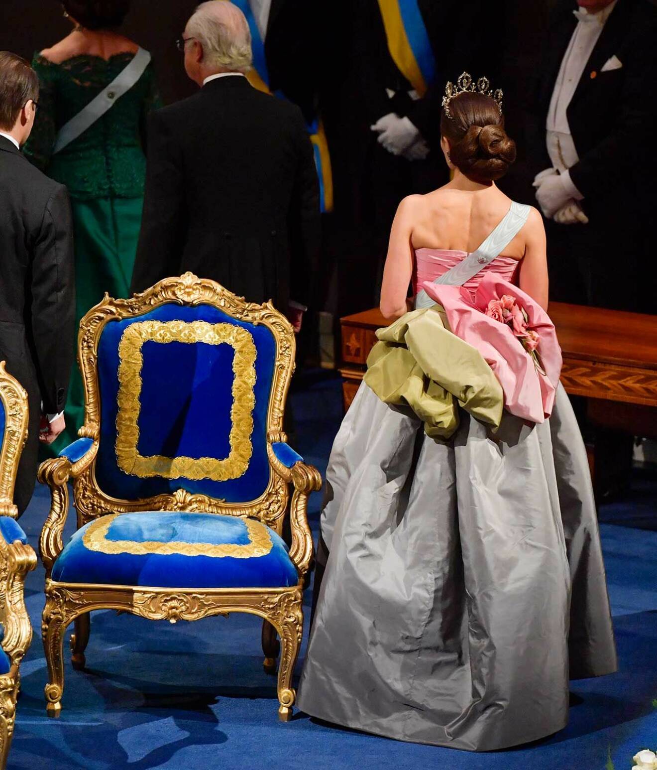 Kronprinsessans Nobelklänningen från Nina Ricci gjorde succé under Nobel.