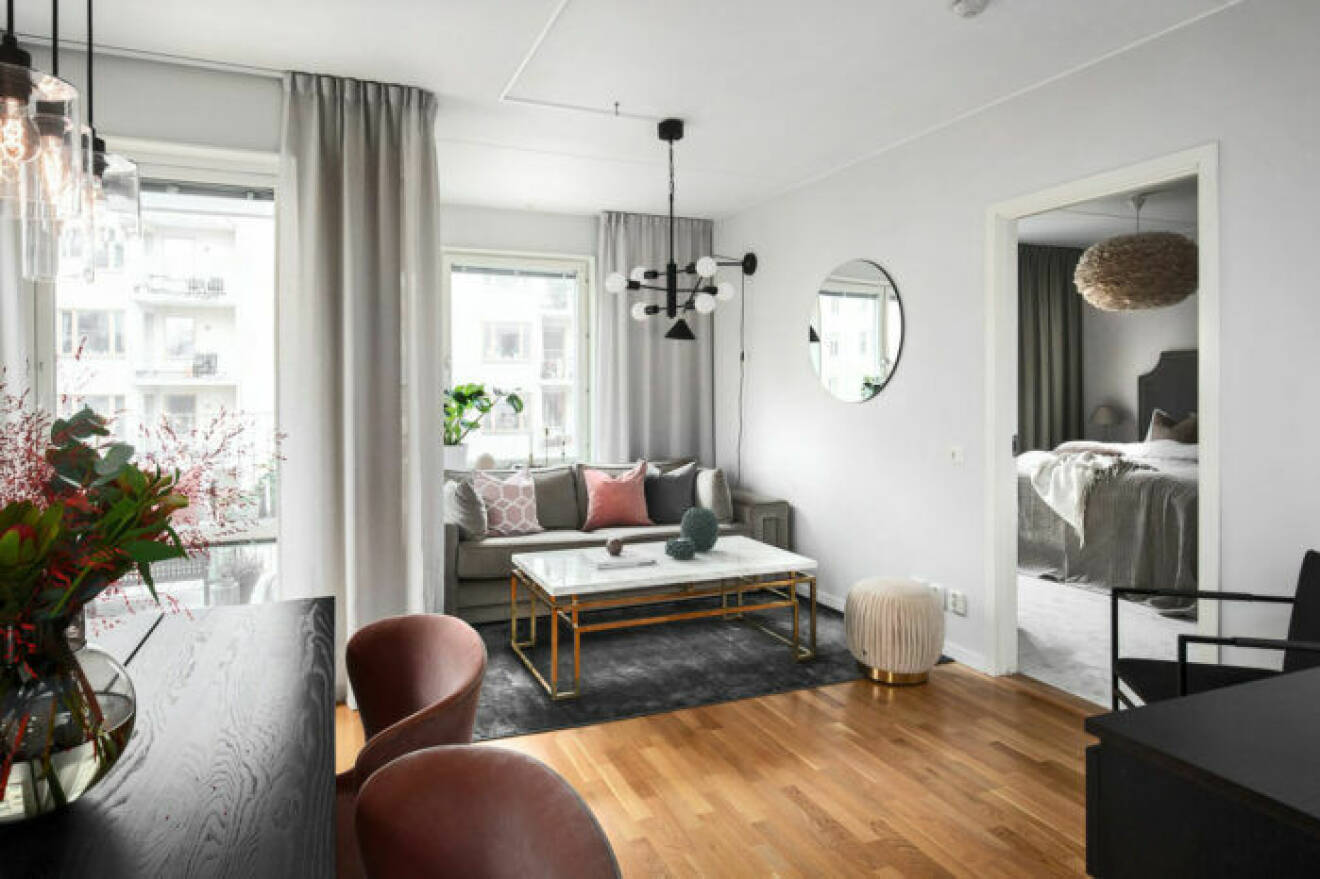 Bianca Ingrosso säljer sin lägenhet, vardagsrum