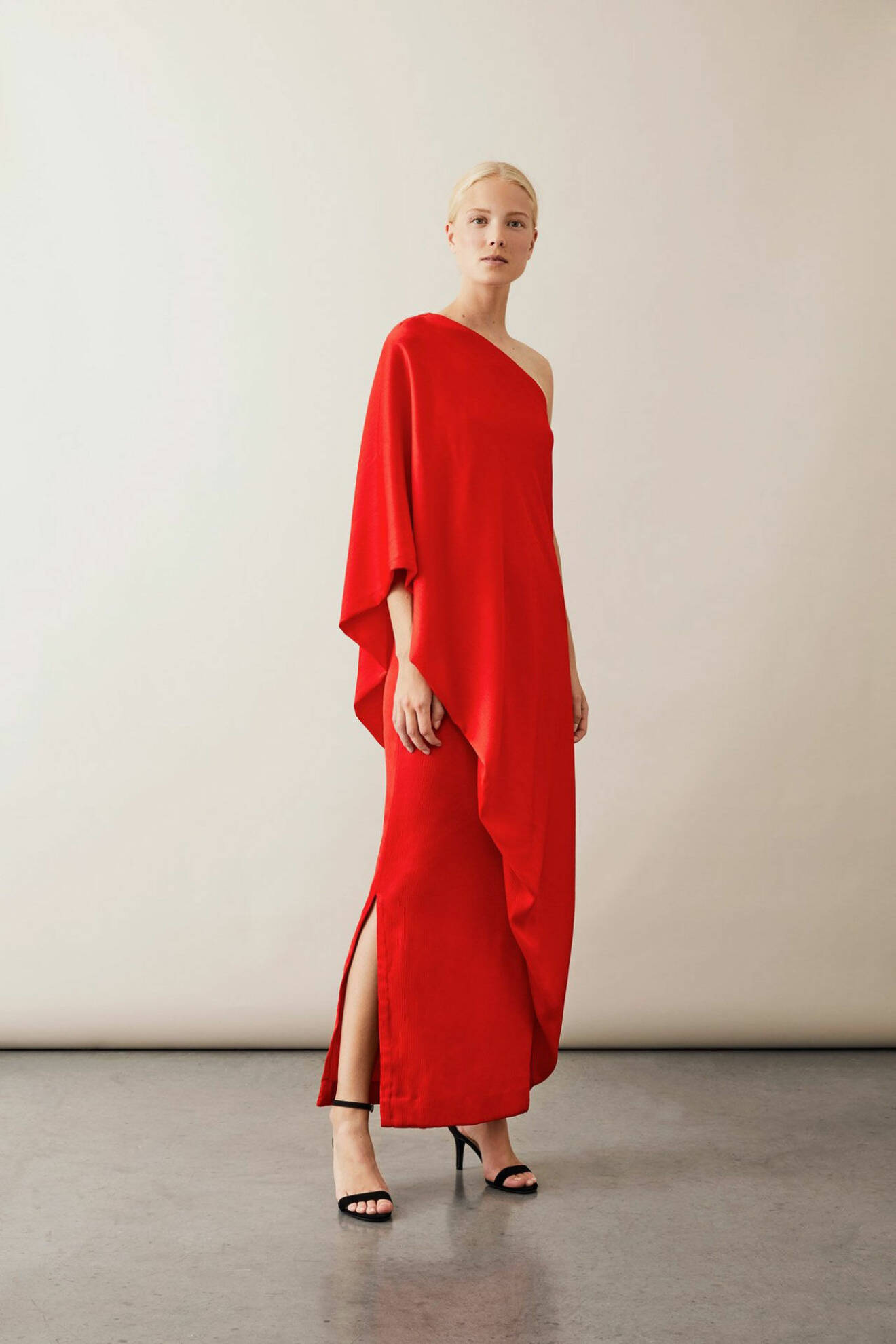 Röd klänning från Stylein