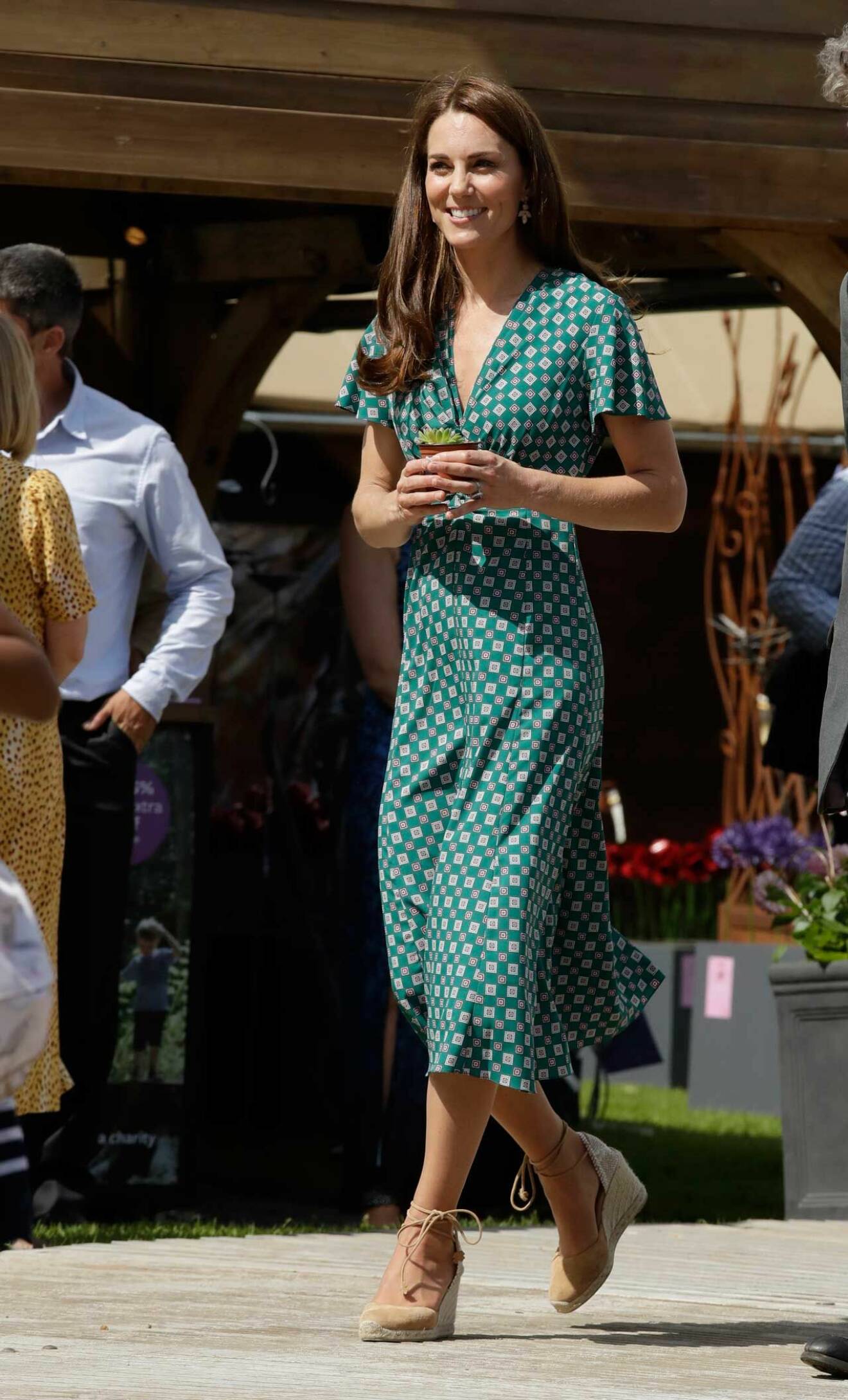Kate i grön klänning