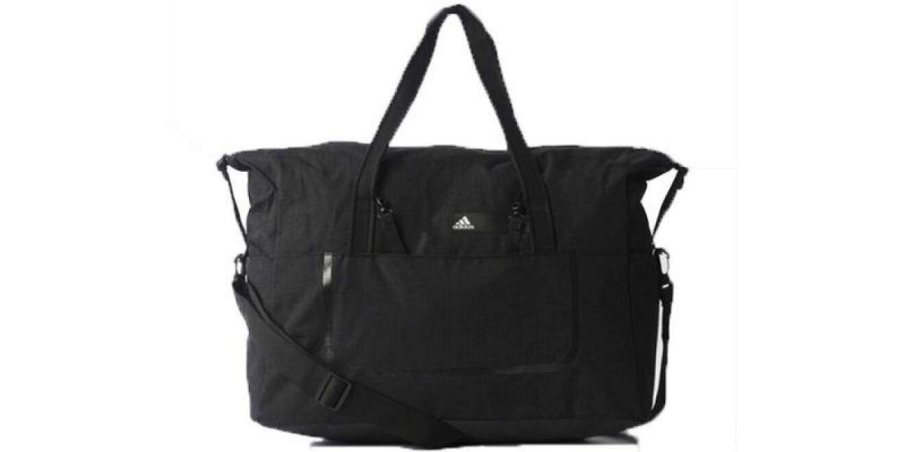 Träningsväska från Adidas i svart färg