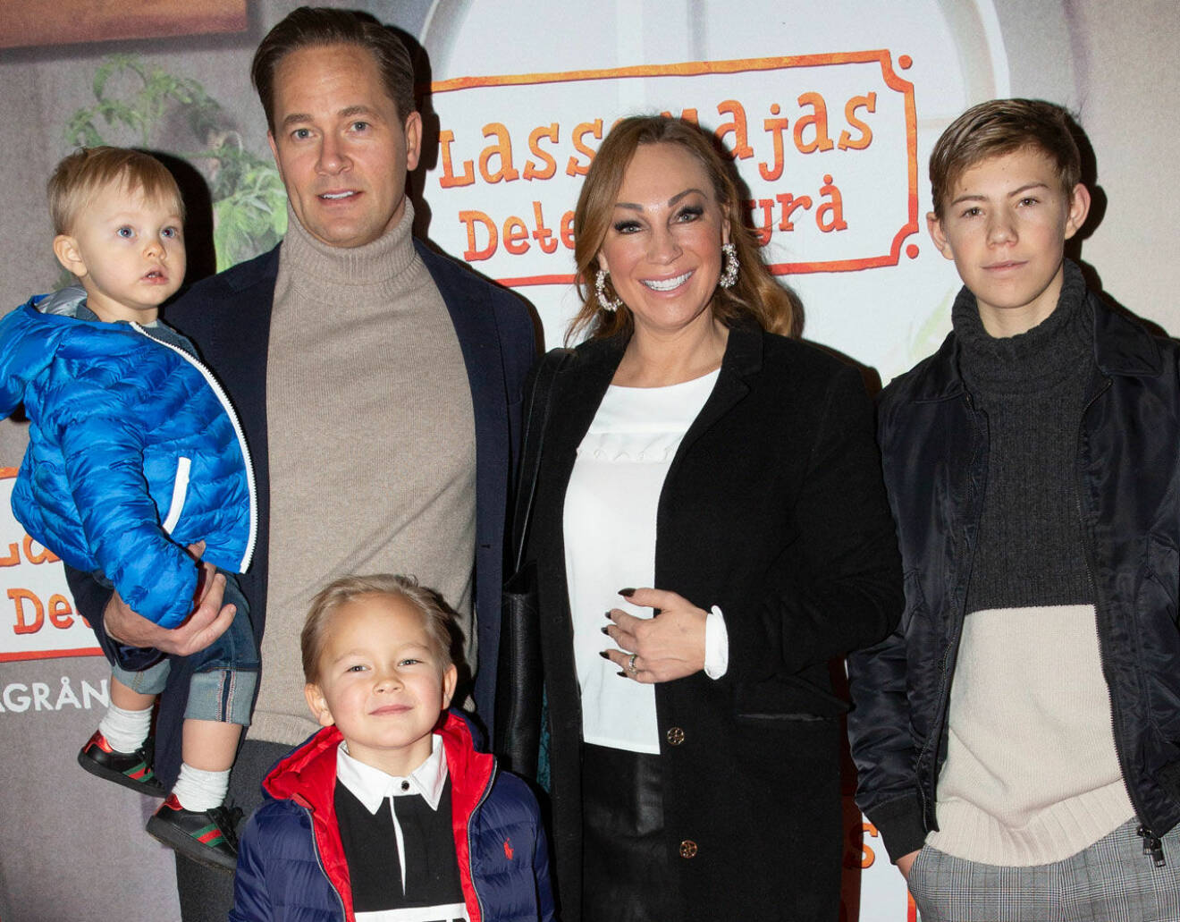 Charlotte Perrelli med sin man Anders Jensen och barnen Adrian, Alvin och Alessio