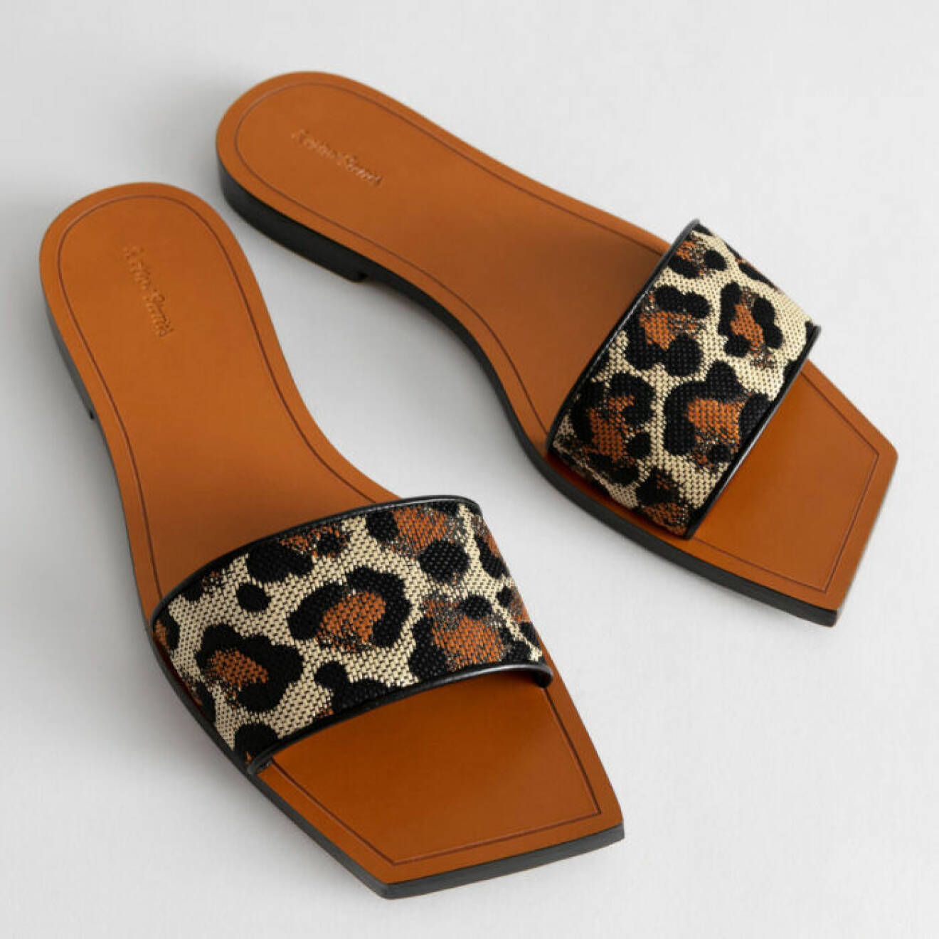 Sandaler med leopardmönster