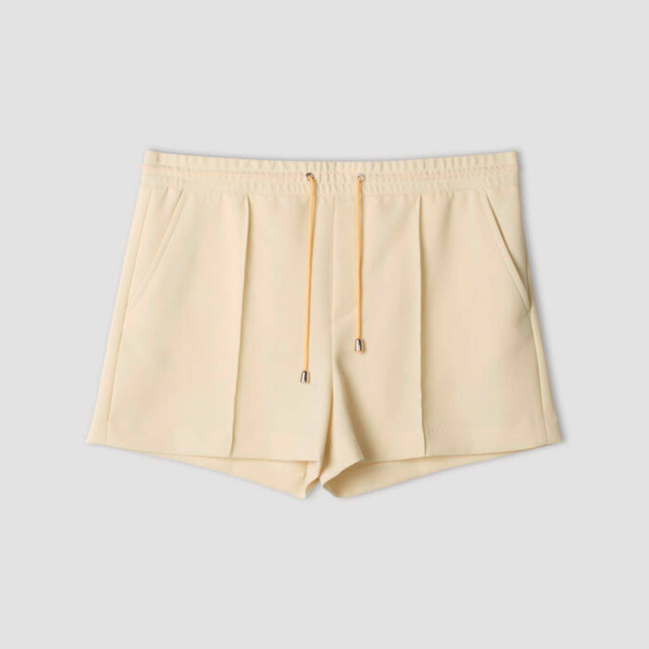 Beiga shorts från Filippa K