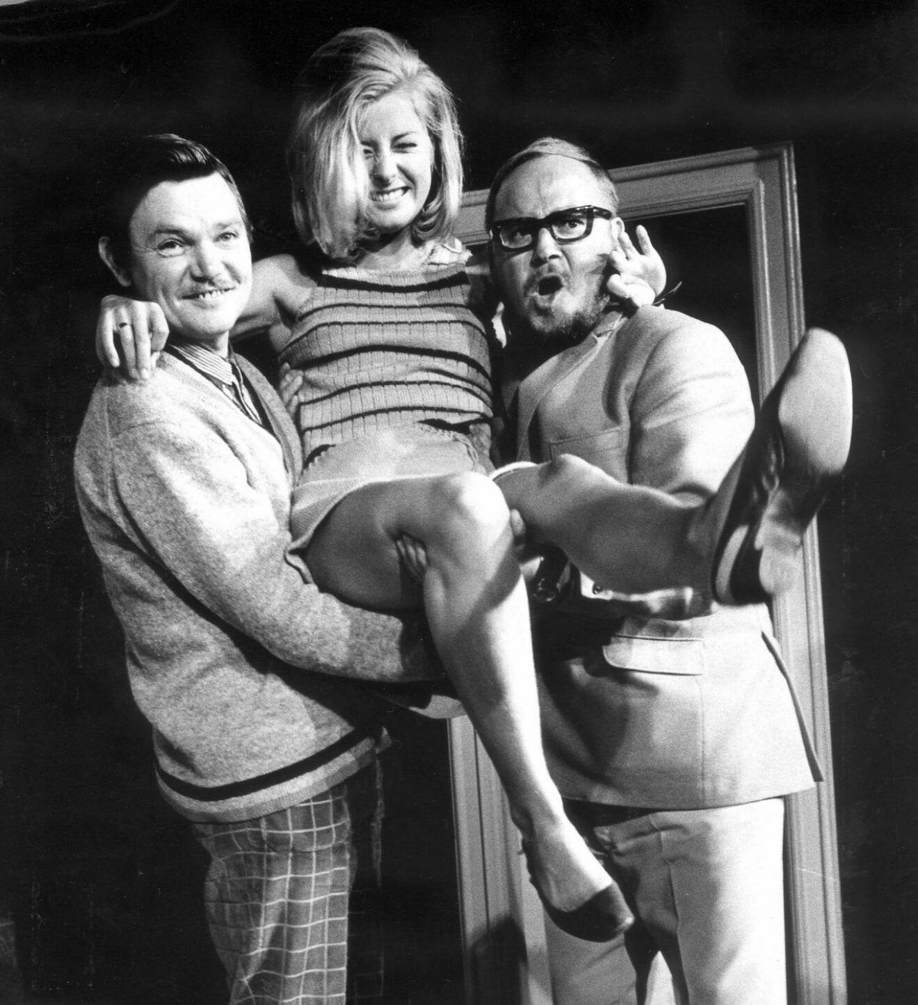 Hon slog igenom på 60-talet med pjäsen "En flicka på gaffeln" mot Lars Ekborg och Yngve Gamlin.