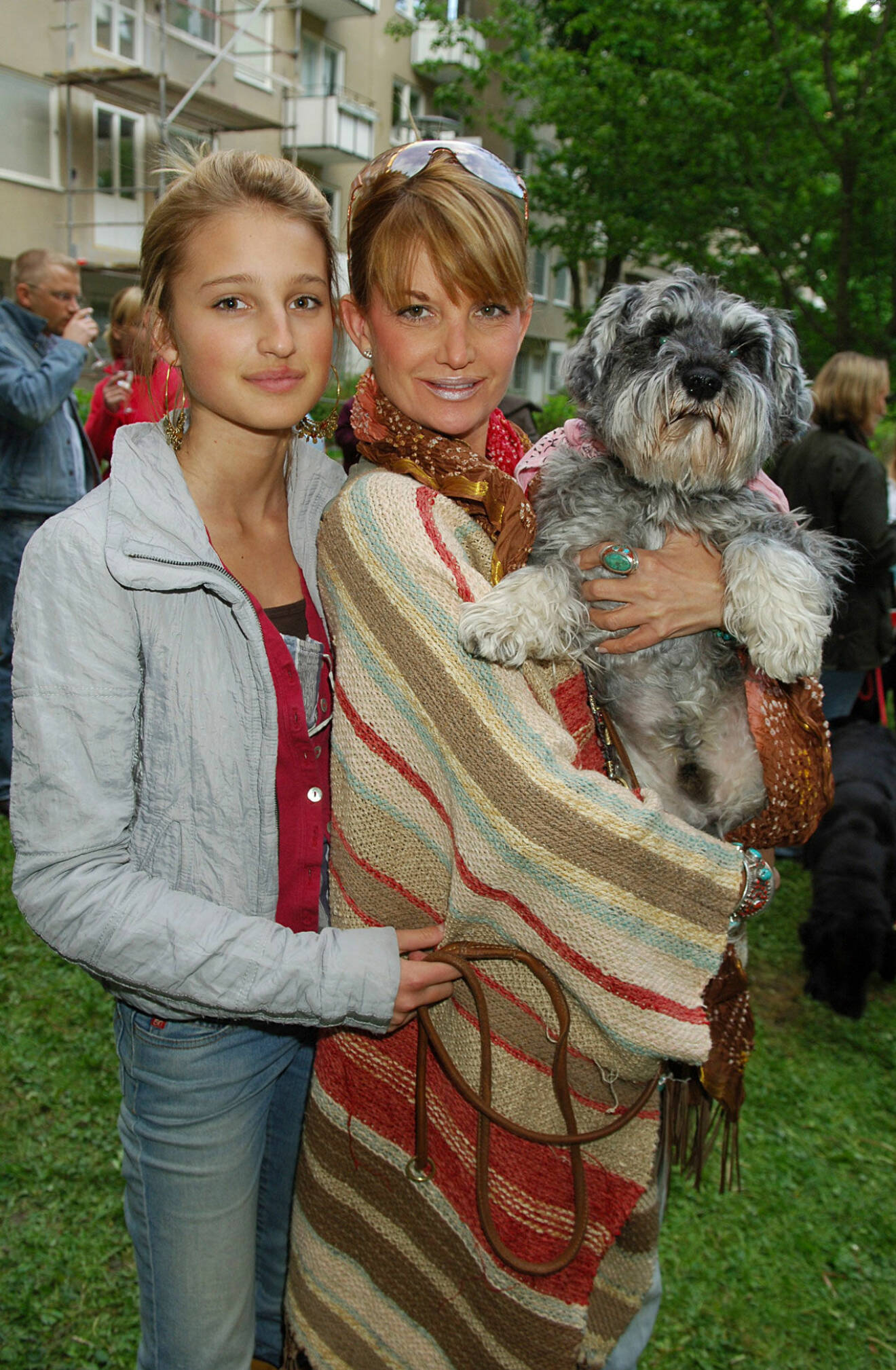 Lulu med dottern Nicole och hunden Buster.