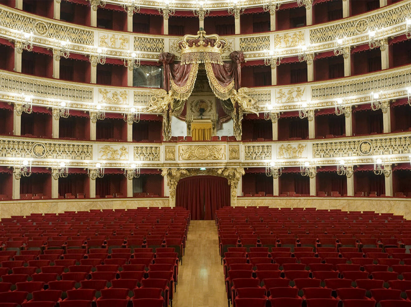 Kungliga Operan i Neapel – Teatro di San Carlo