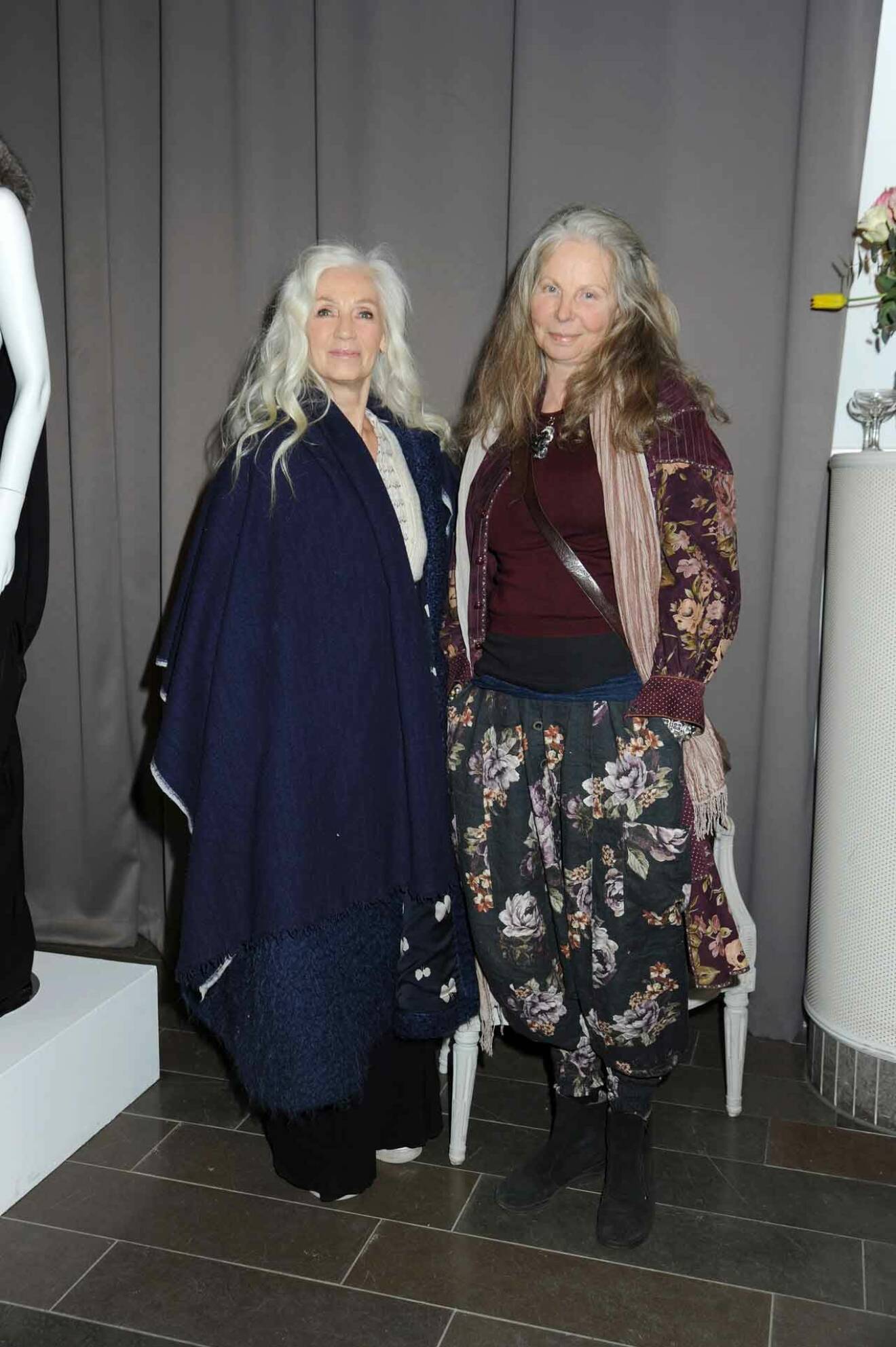 Modellen Ingmarie Lamy och programledaren Caroline Giertz.