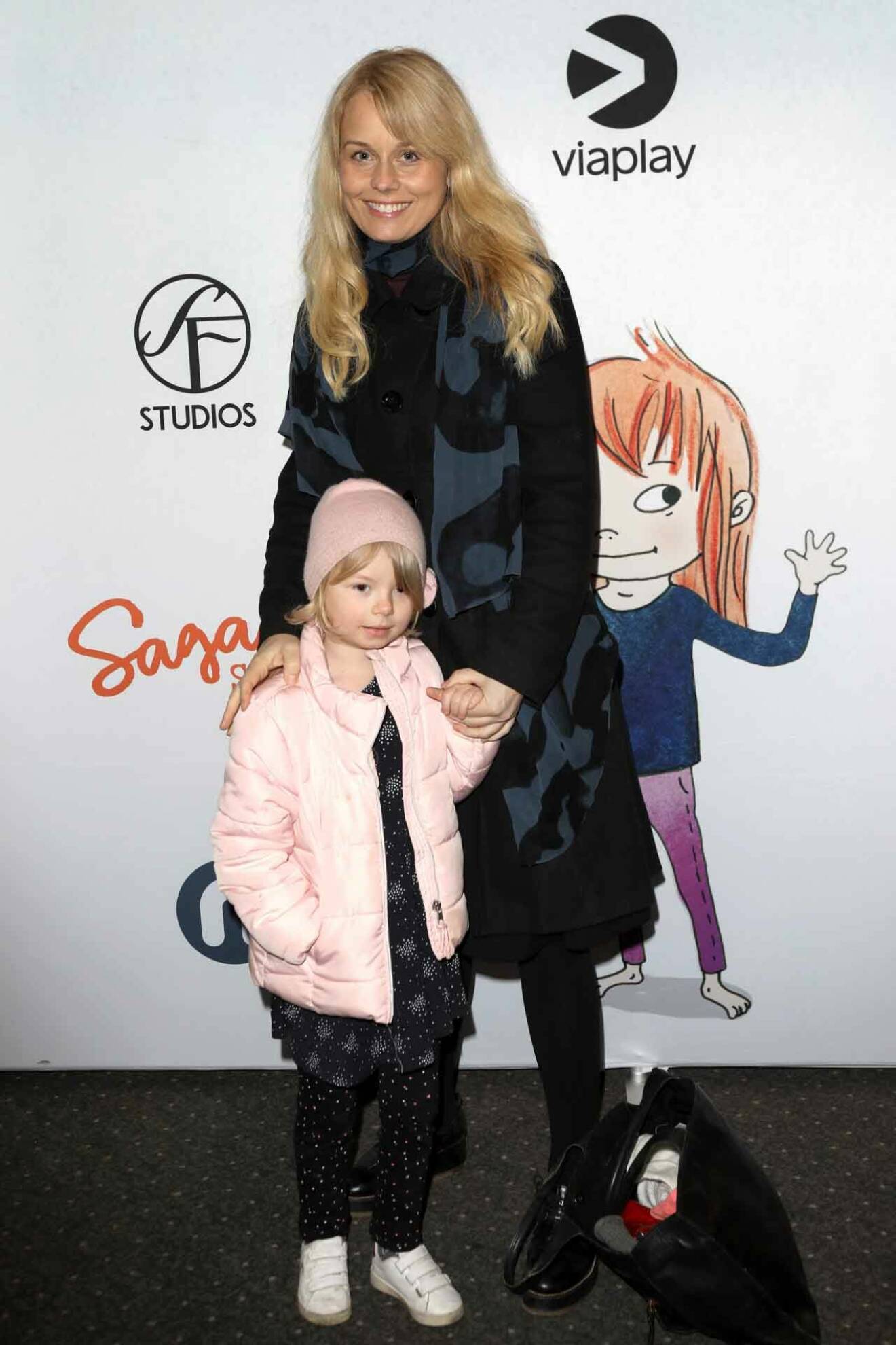 Skådespelerskan Helena af Sandeberg och dottern Ava ville se på film.