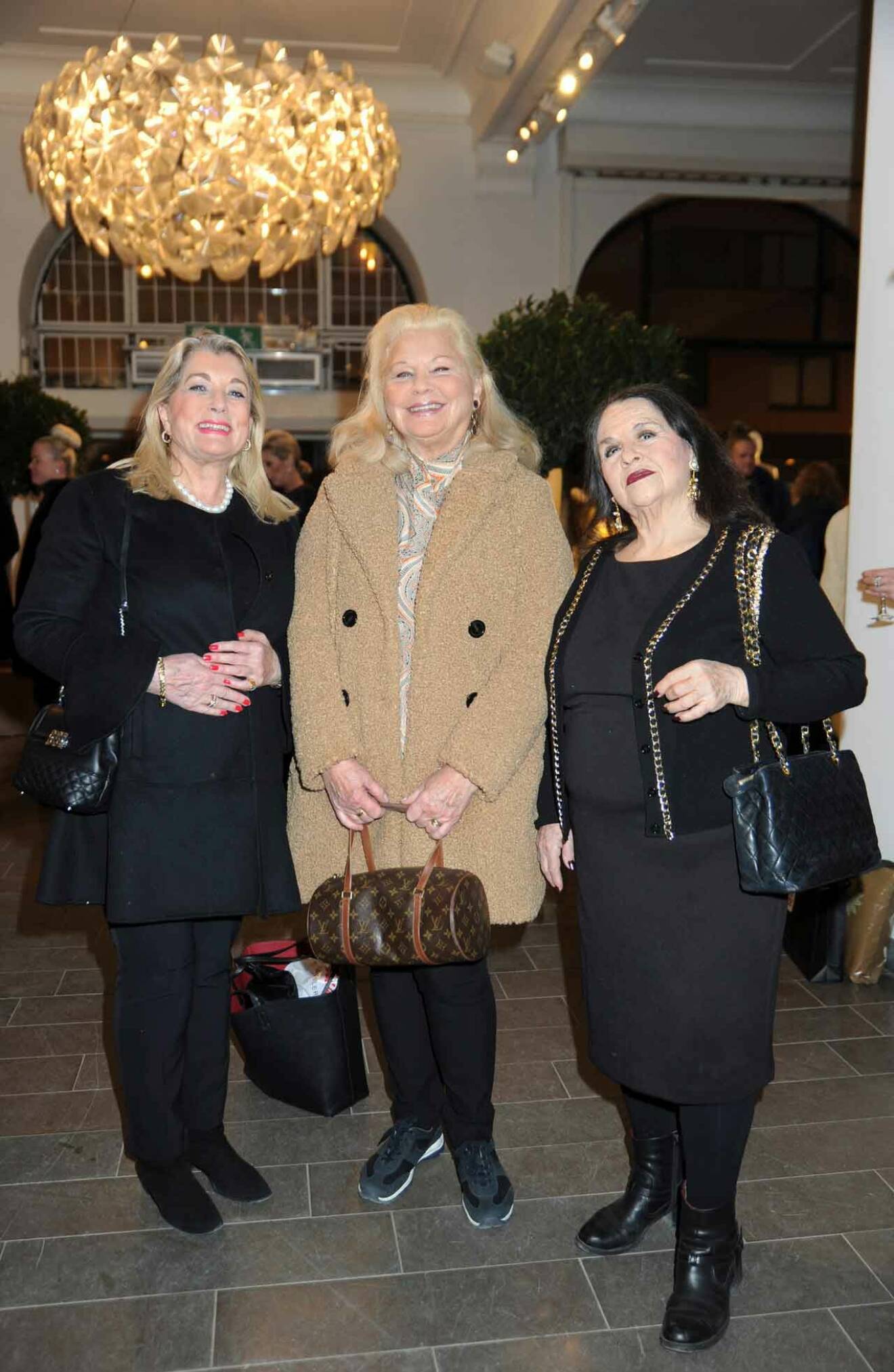 Triss i modeintresserade damer! Charlotta Barringer Colbiörnsens, Christina von Knorring och Maria Kempe.