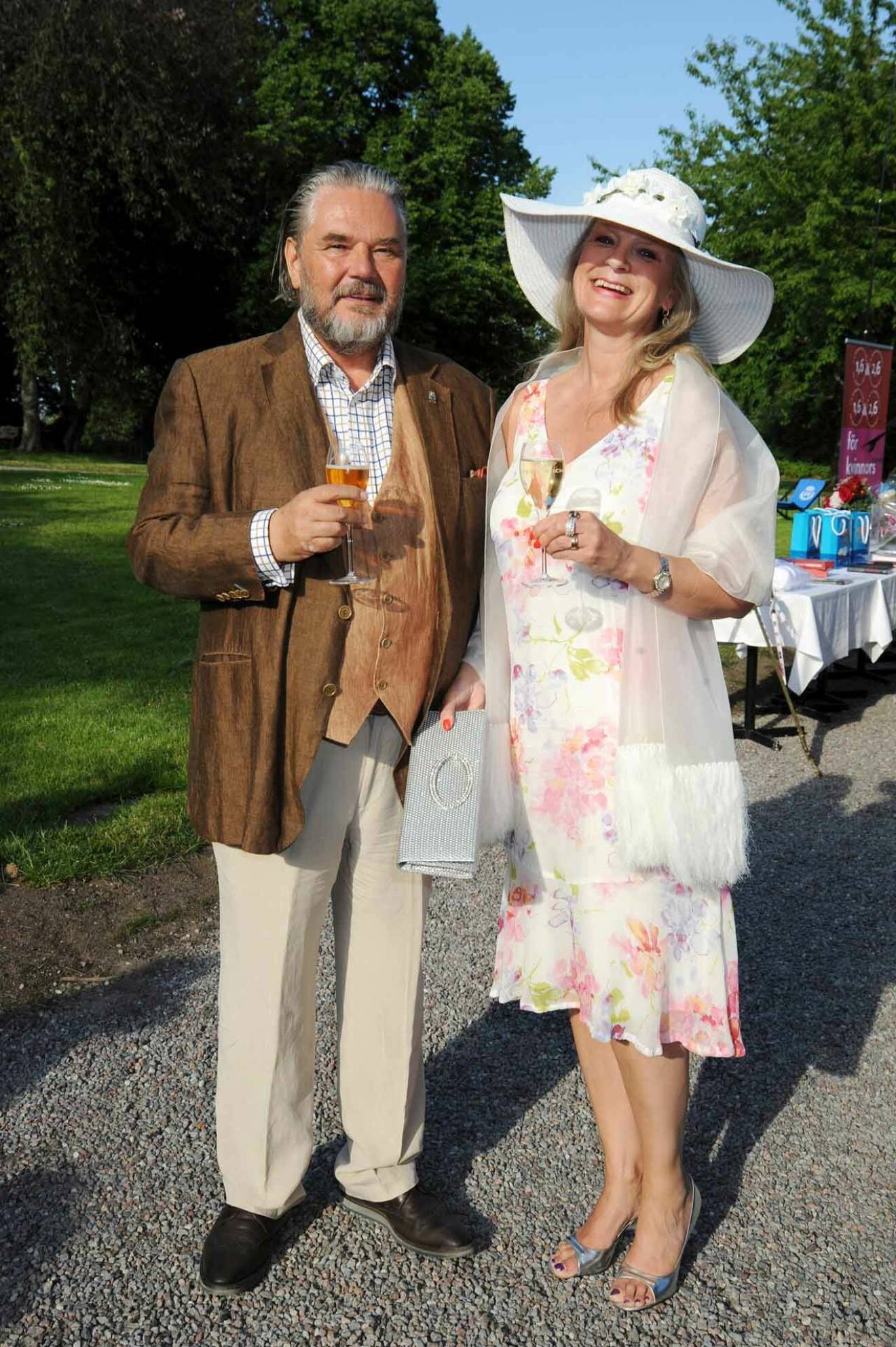 Simon Hohenthal med hustrun, advokat Maria Fager Hohenthal.