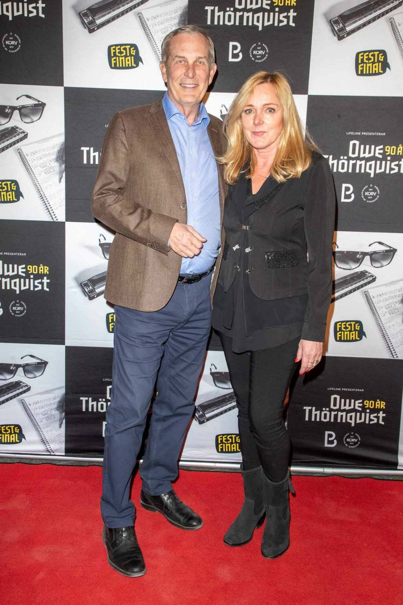 Nyhetsankaret Claes Elfsberg med hustrun Monica.