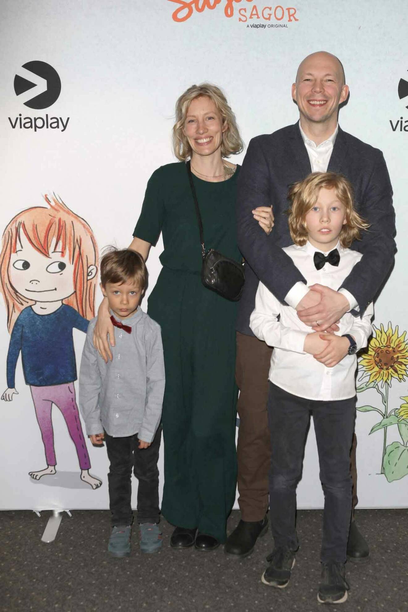 Emma Göthner, bokens tecknare, tog med barnen Peder och Bo och maken Fredrik von Blixen.