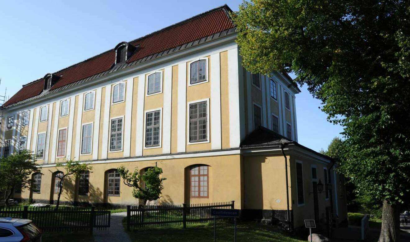 Slottsteatern Confidencen, från 1700-talet är Sveriges äldsta rokokoteater.