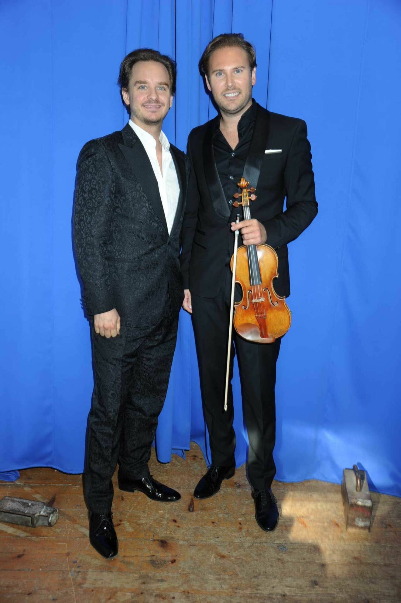 Pianisten Henrik Måwe och violinisten Christian Svarfvar, make till ekonomijournalisten Rafaela Lindeberg.