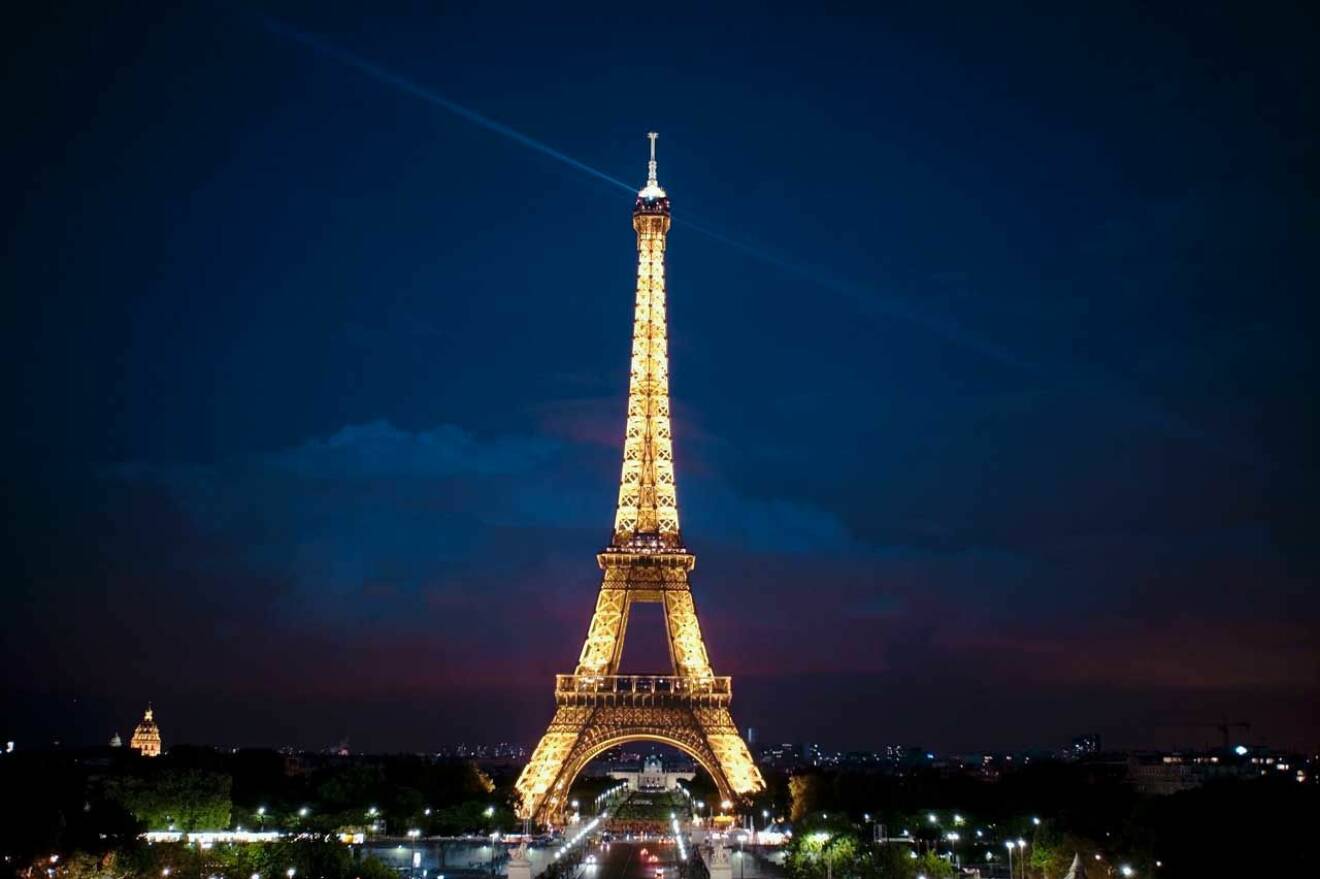 Praktfulla Eiffeltornet. 