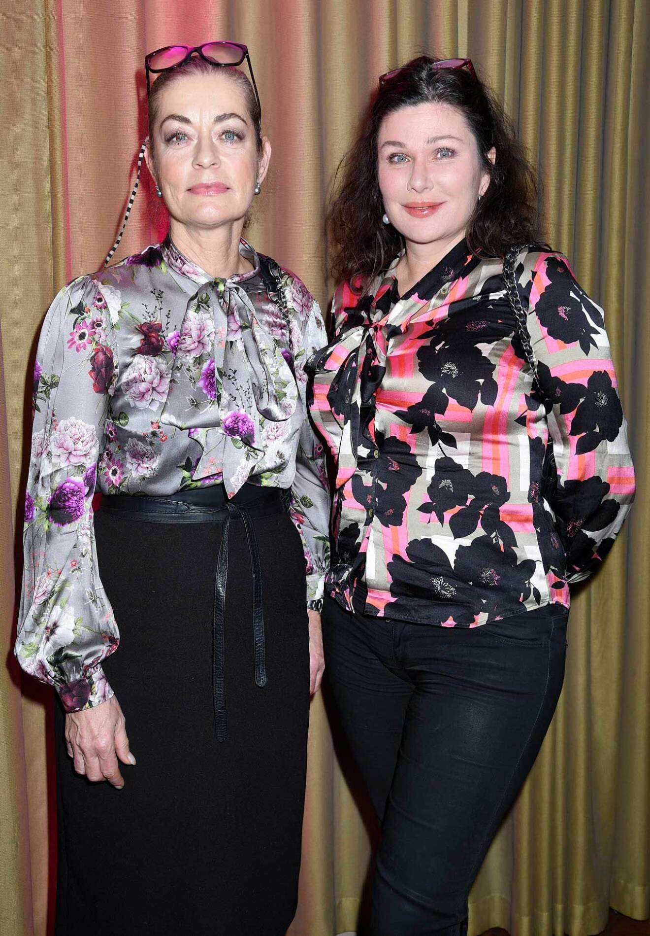 Designern Camilla Thulin och Dominika Peczynski matchade varandra i Camilla Thulin-blusar.