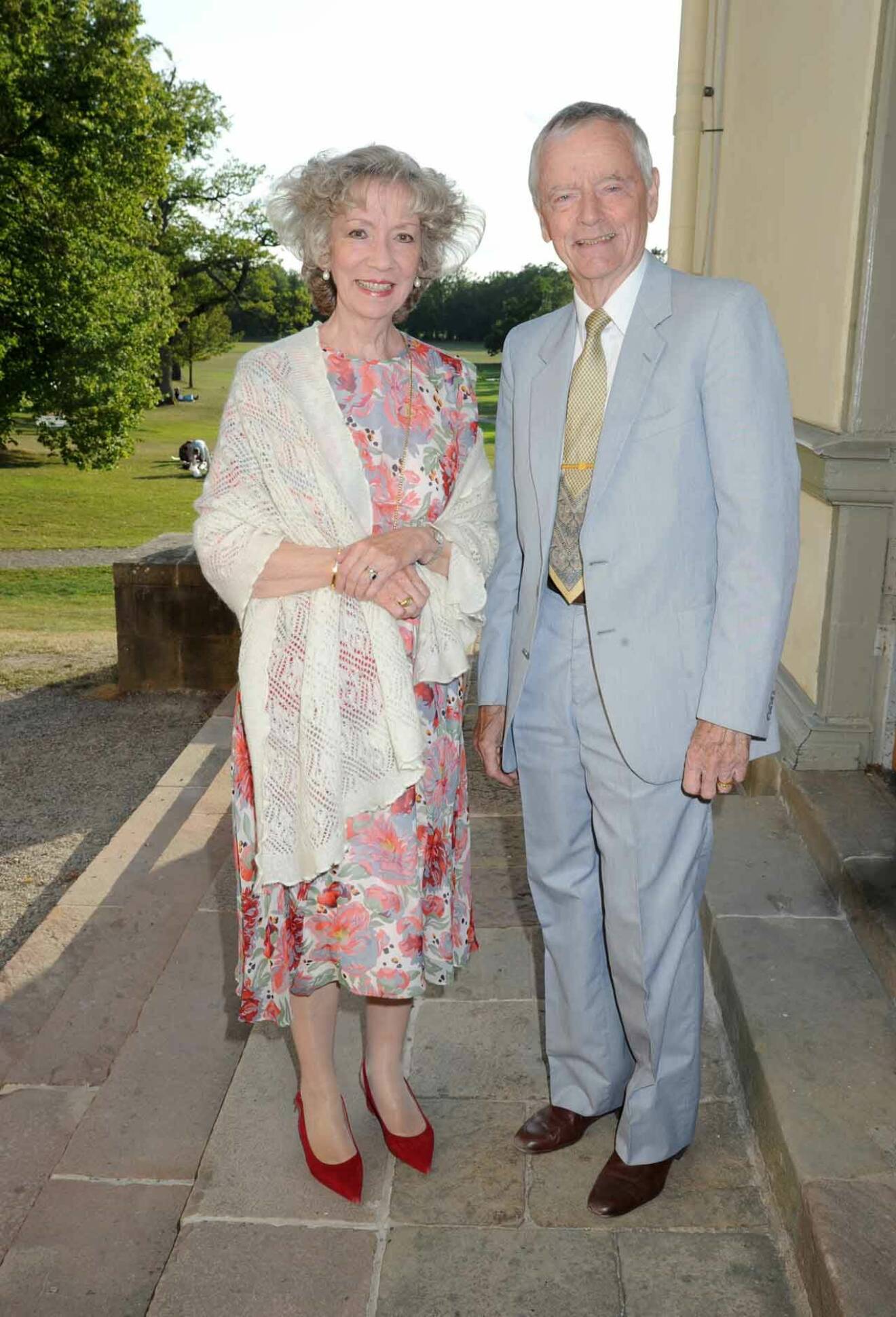 Somrigt par på Drottningholm: Jennifer och Carl-Magnus Forsberg.