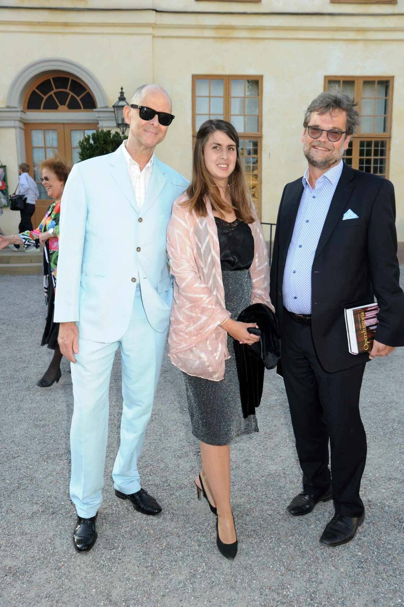 Operasångaren Mikael Axelsson med hustrun Malin, pianist, och Göran Gaudeman, dramaturg.