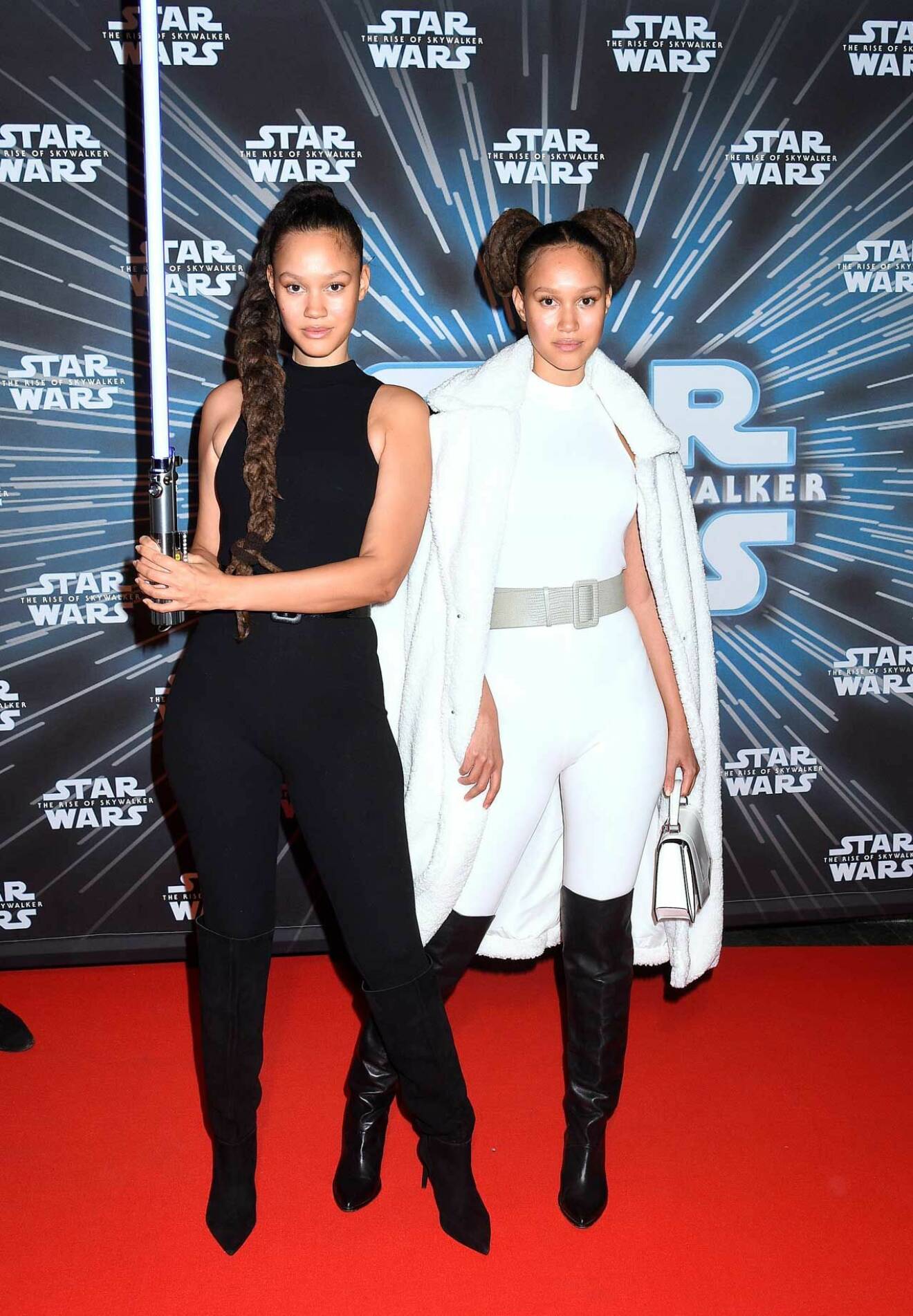 Snygga Star Wars-tvillingar med ett coolt efternamn! Modellerna och bloggerskorna Elizabeth och Victoria Lejonhjärta.