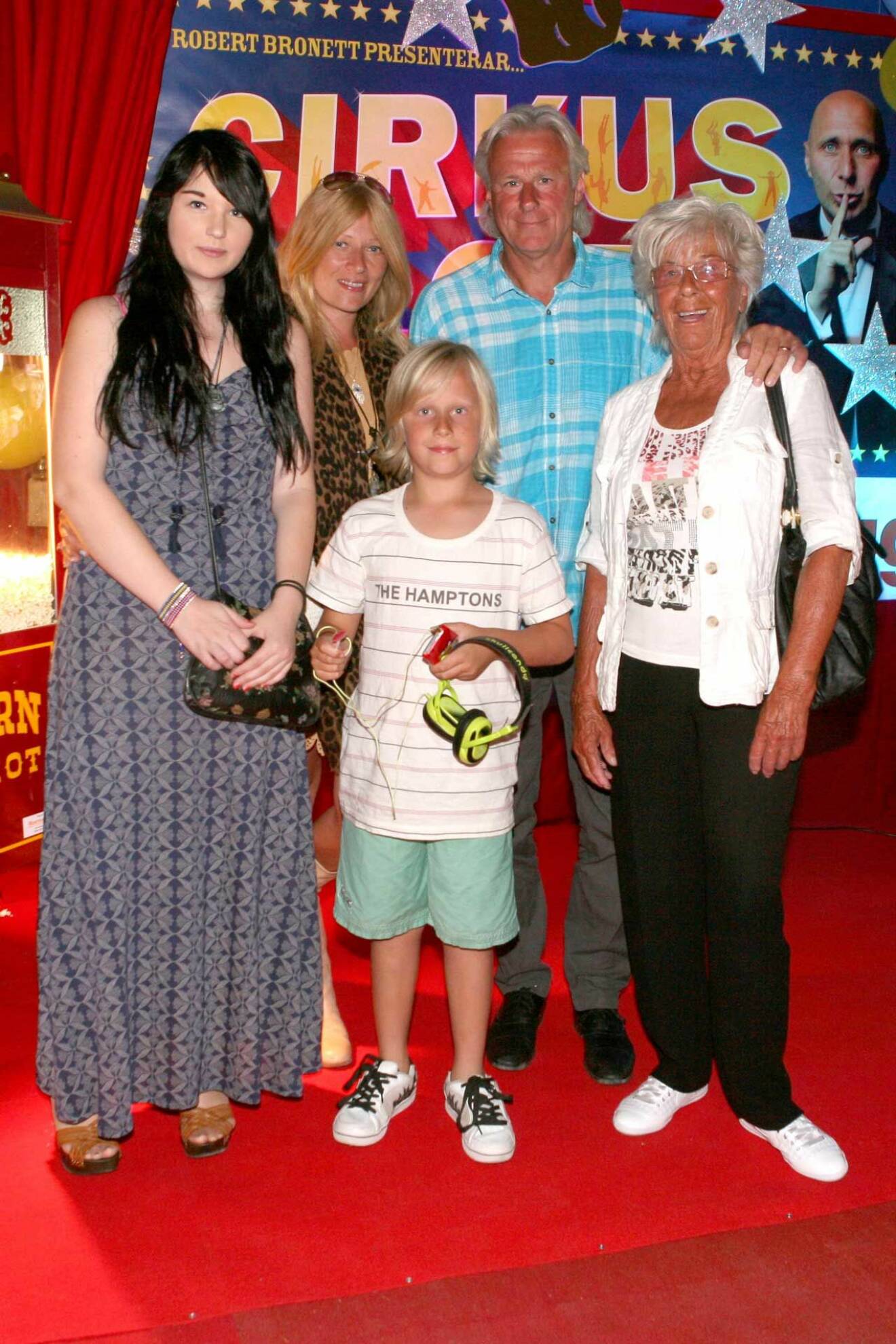 I minglet 2011 på Cirkus Scotts 75-års jubileum. Bianca, Patricia, Leo, Björn och Björns mamma Margareta. 