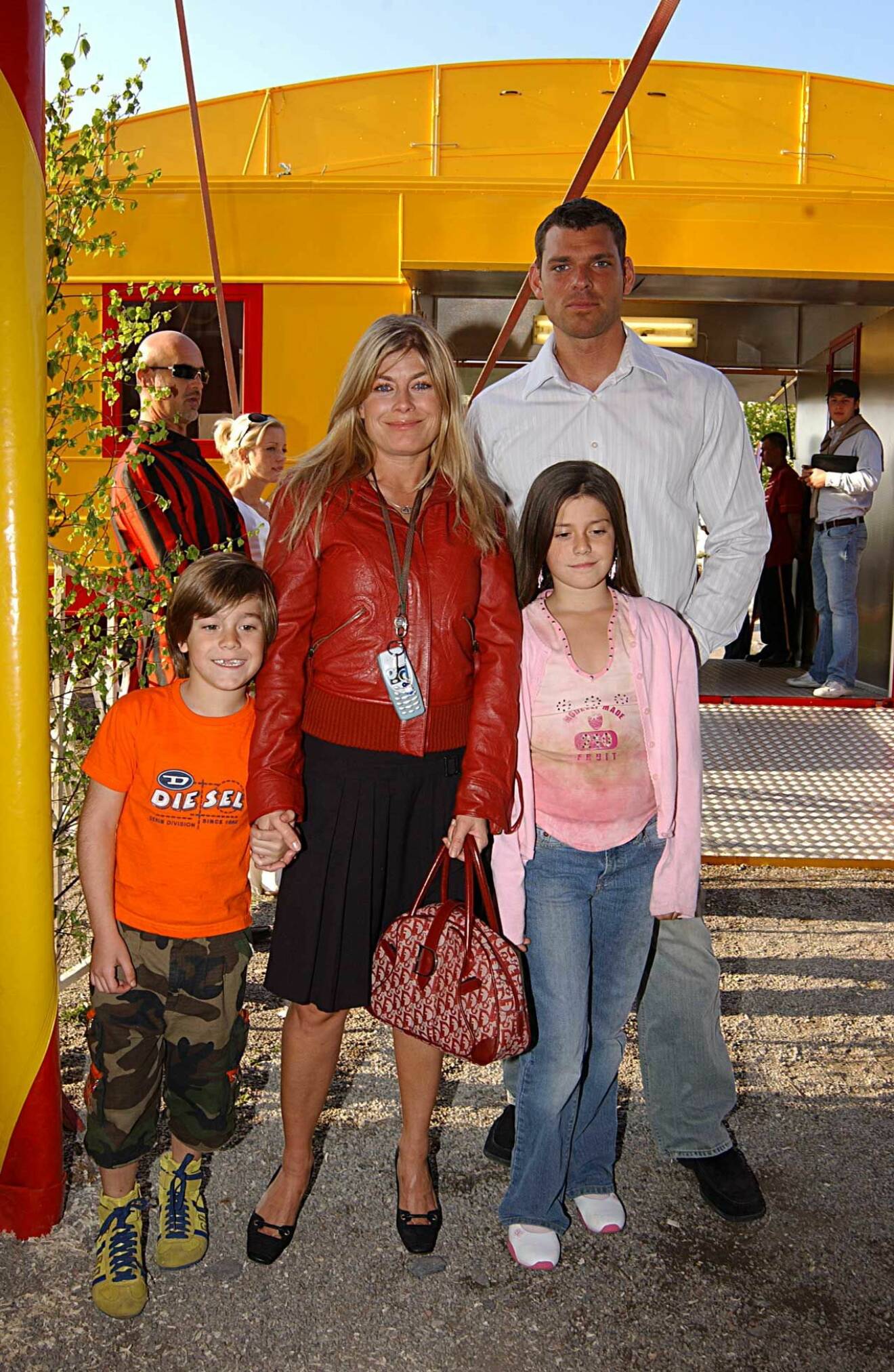 På Cirkus Maximum 2004 med dåvarande kärleken Joachim Lennholm och barnen Benjamin och Bianca.