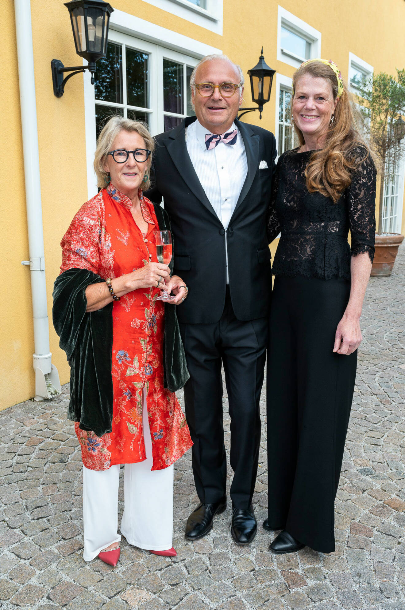 Bodil och Lars Svenningsson, koncernchef och delägare i Grand Hotel i Båstad, svägerskan Lena Henningsson driver med sin man företaget Stable Table.