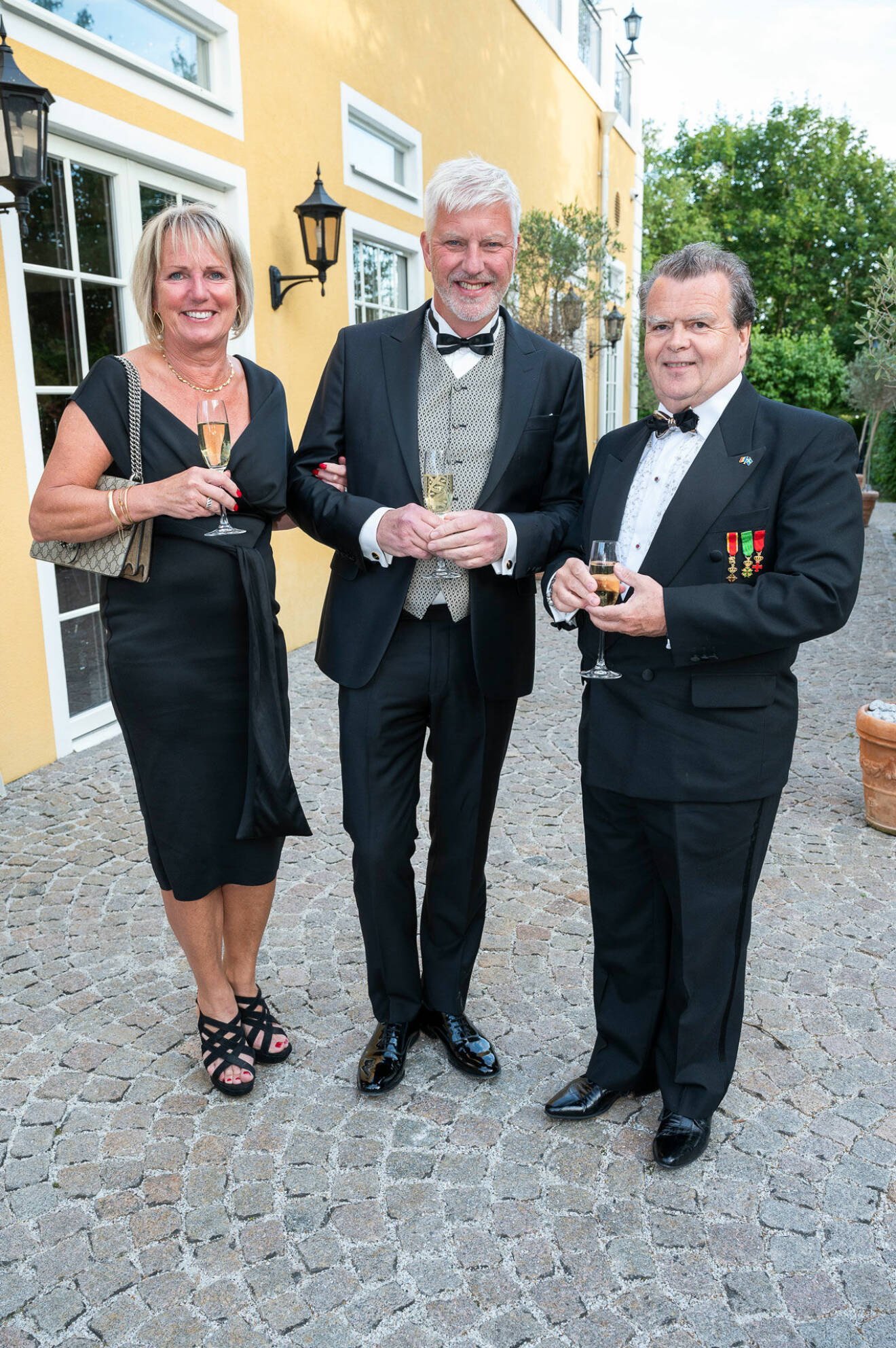 Ingrid Linné och Lars Ingesson från Golf & Country Club Elisefarm med Anders Blomqvist, CFO på Euro Finans AB.