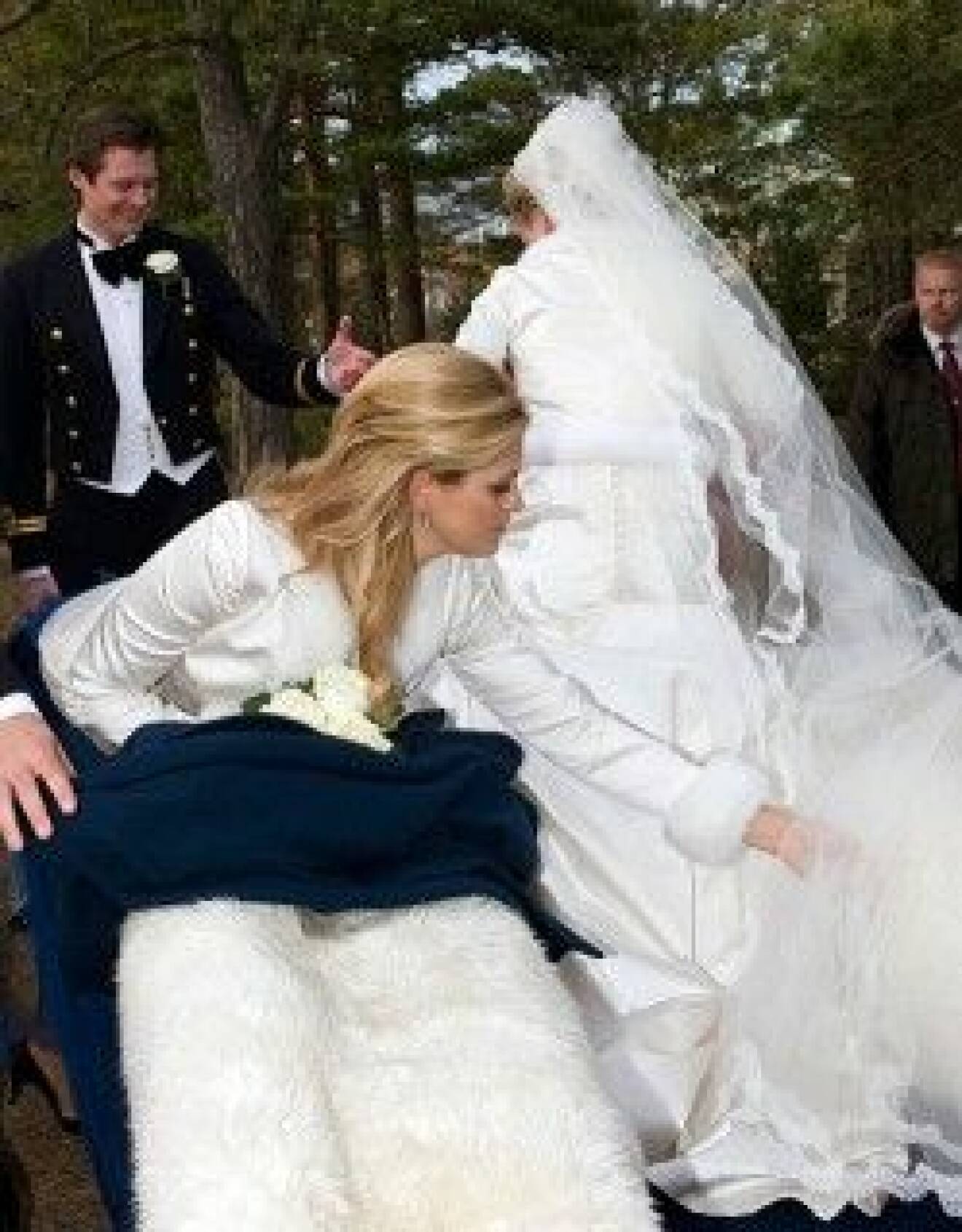 Prinsessan Madeleine tärna på Charlottes bröllop.
