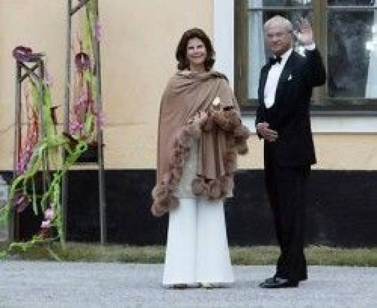 Kung Carl Gustaf och drottning Silvia öppnar upp inför filmkameran.