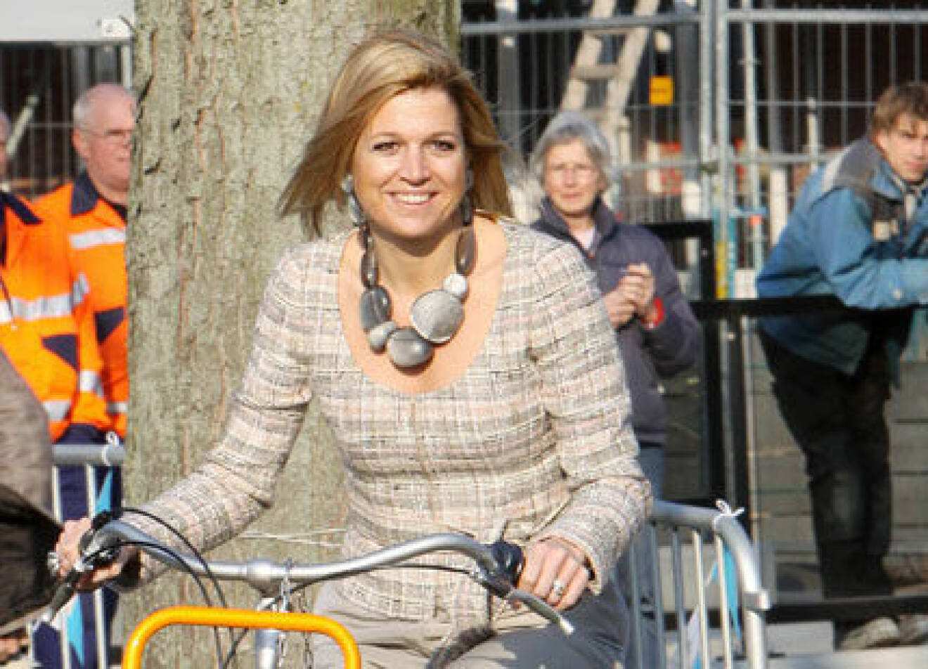 Kronprinsessan Máxima på cykel.